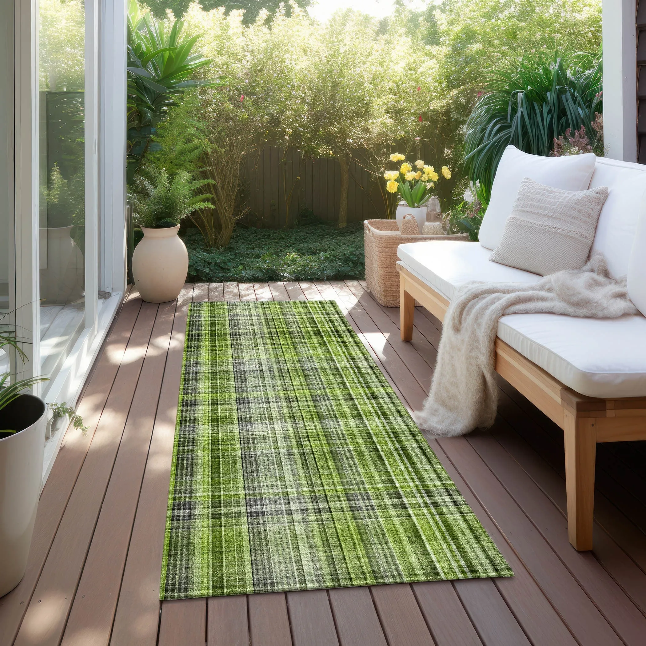 Machine Washable Indoor/ Outdoor Plaid Chantille Rug
