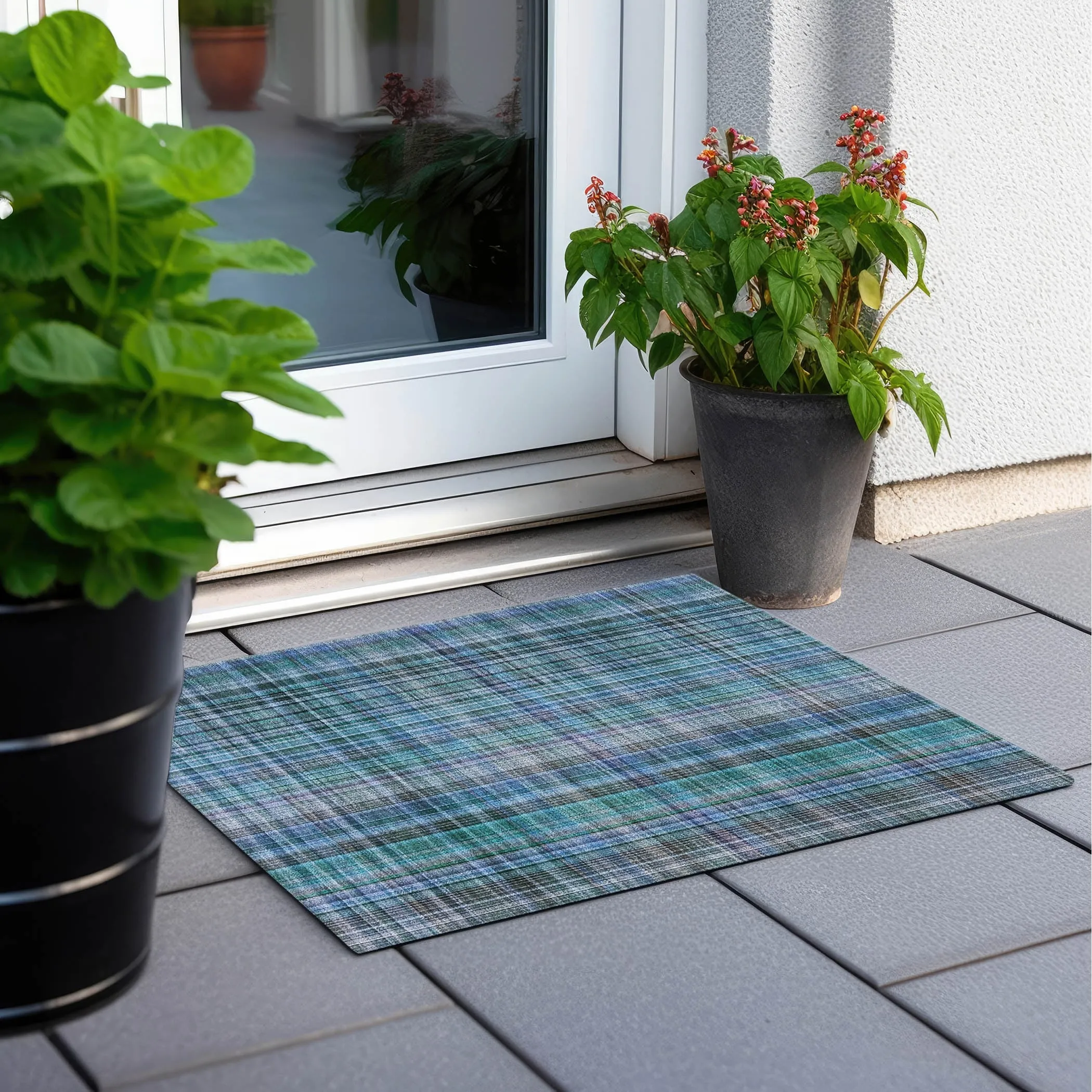 Machine Washable Indoor/ Outdoor Plaid Chantille Rug
