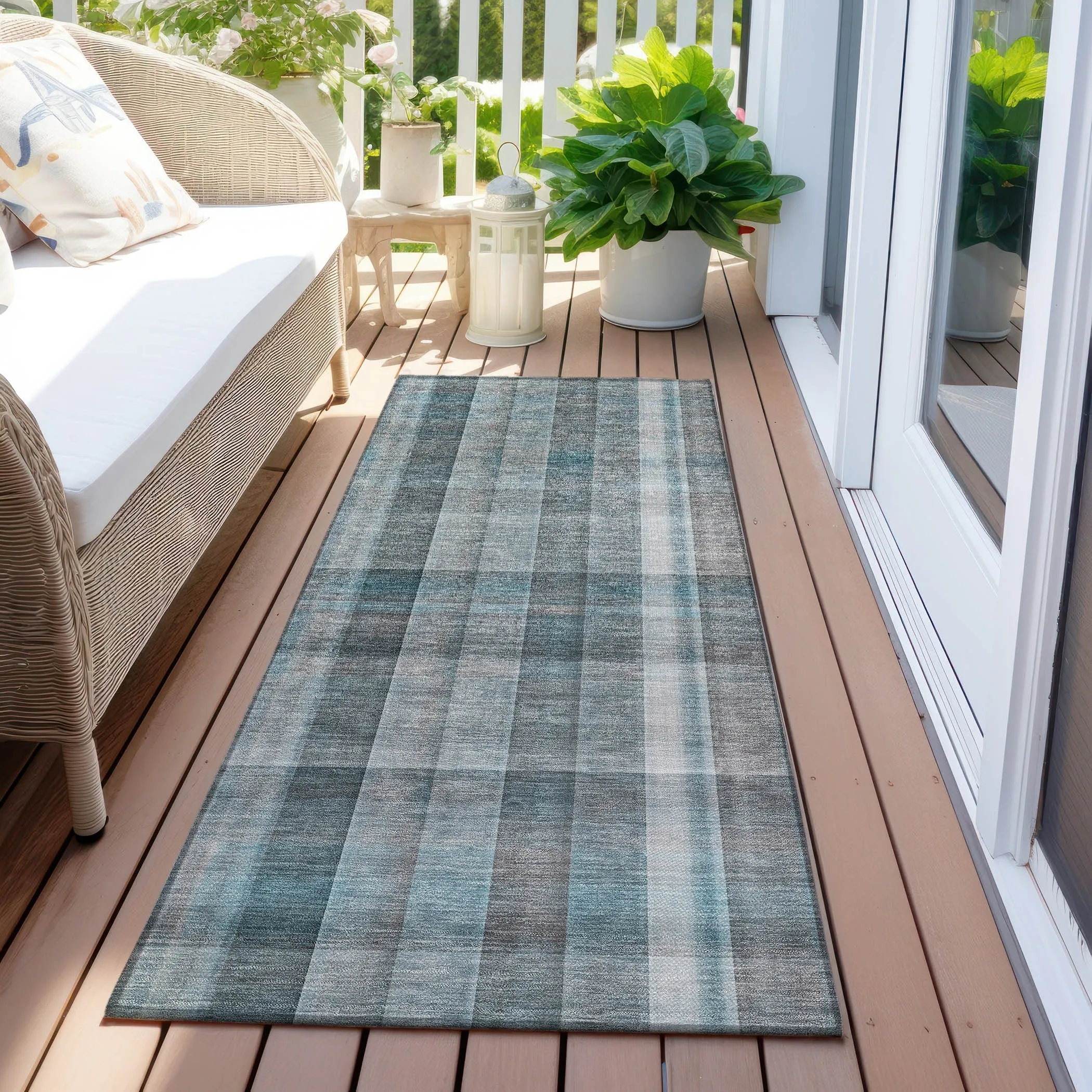 Machine Washable Indoor/ Outdoor Plaid Chantille Rug