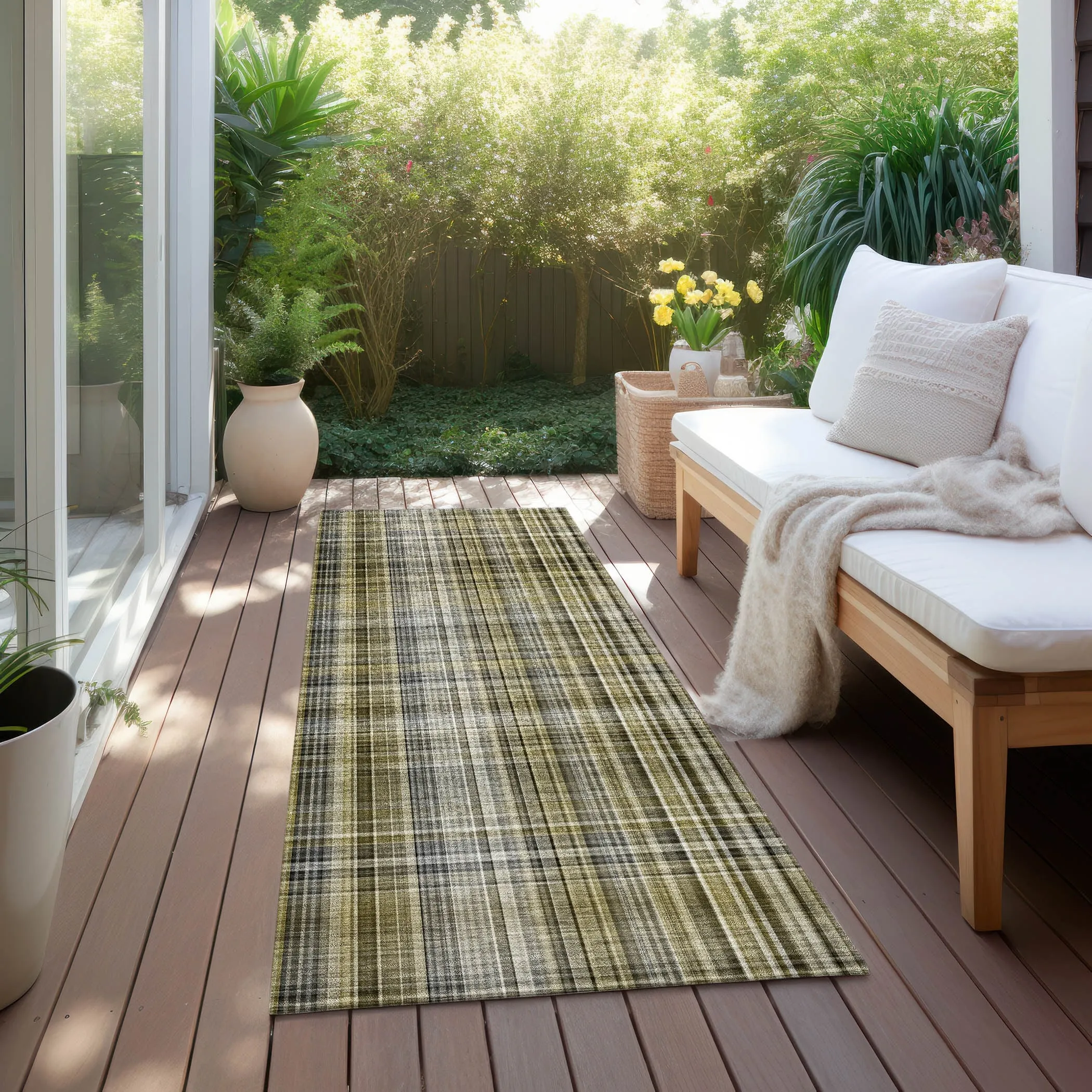 Machine Washable Indoor/ Outdoor Plaid Chantille Rug