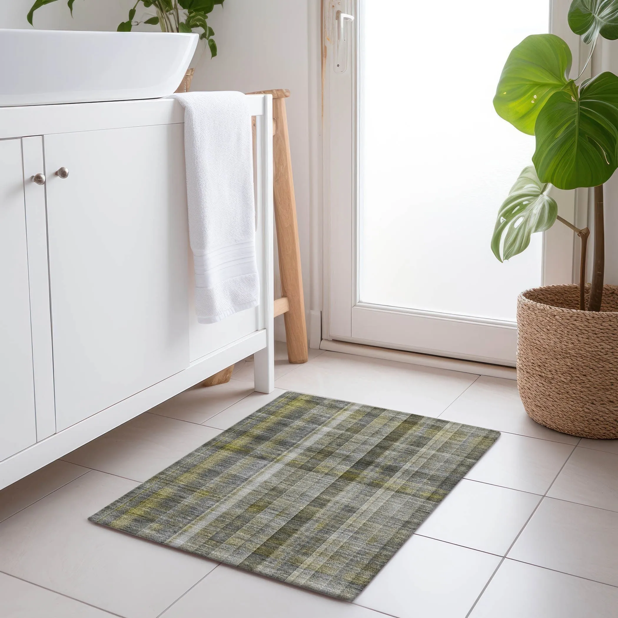 Machine Washable Indoor/ Outdoor Plaid Chantille Rug