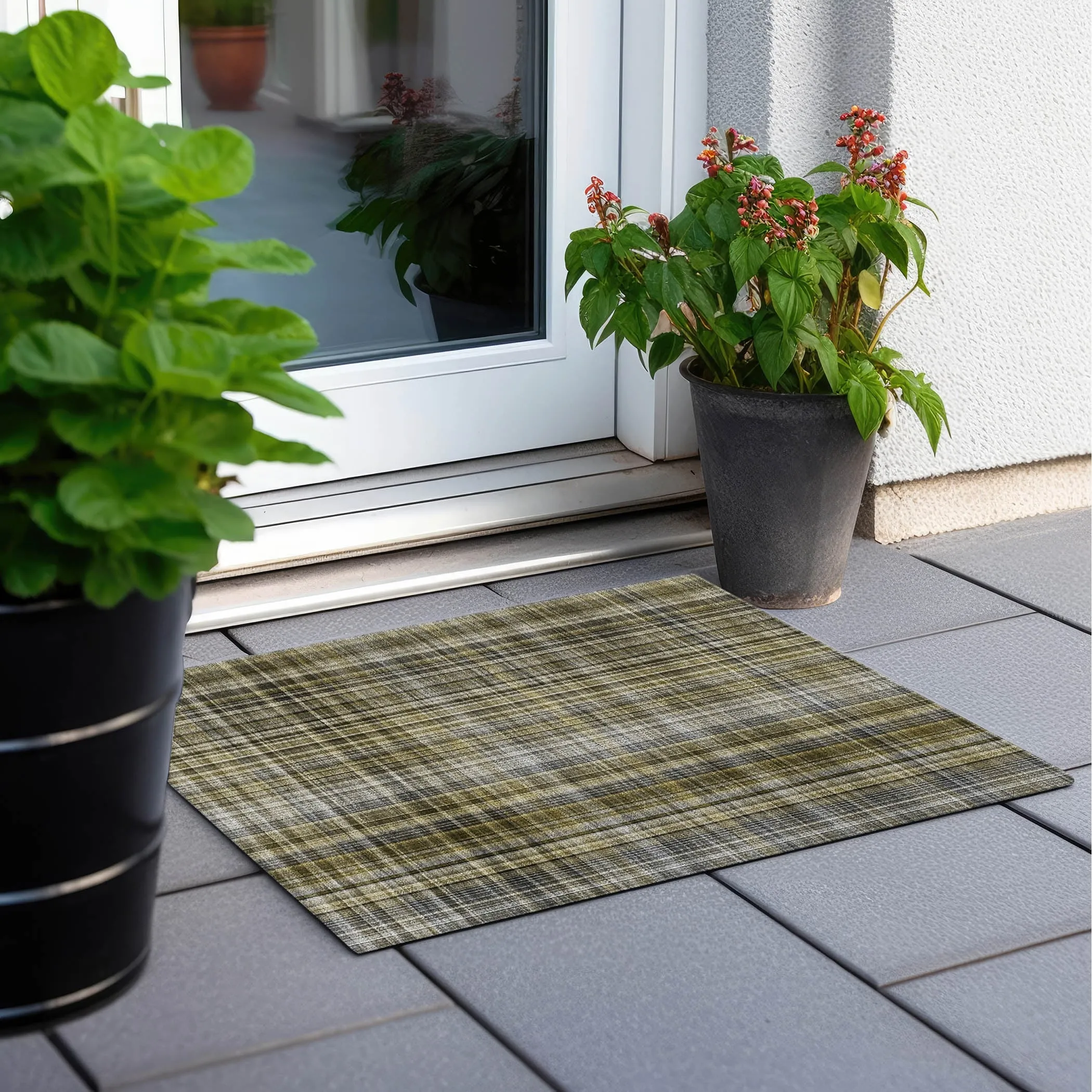 Machine Washable Indoor/ Outdoor Plaid Chantille Rug