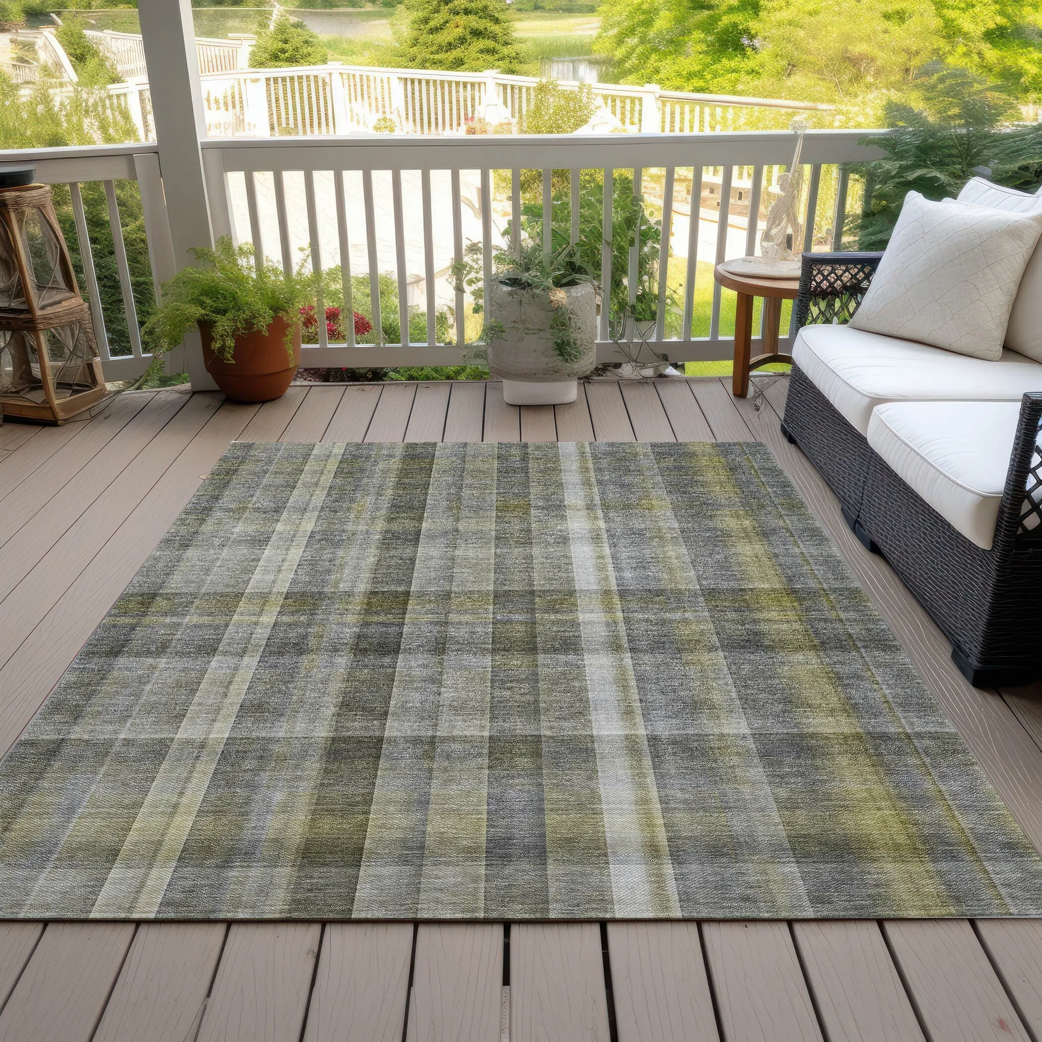 Machine Washable Indoor/ Outdoor Plaid Chantille Rug