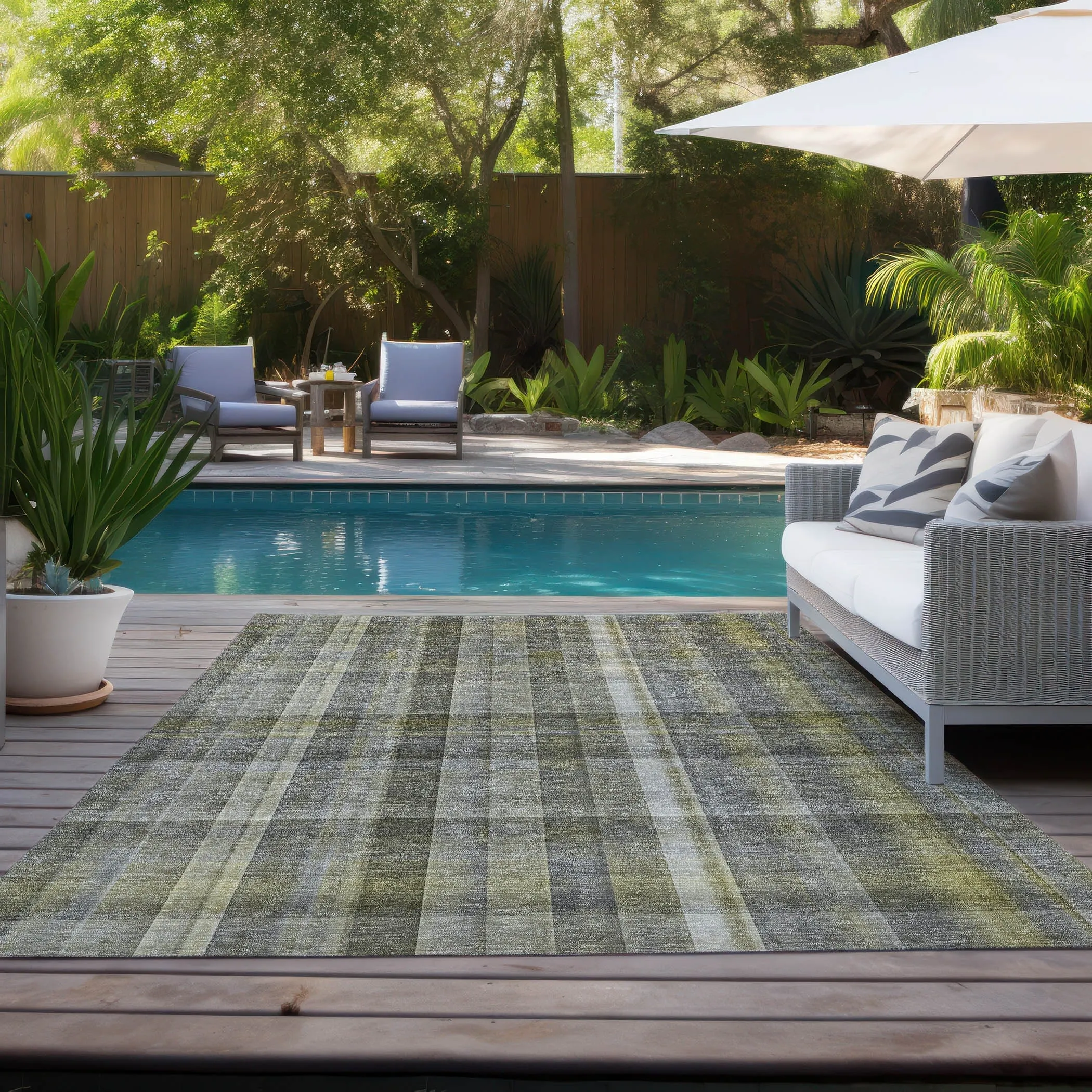 Machine Washable Indoor/ Outdoor Plaid Chantille Rug
