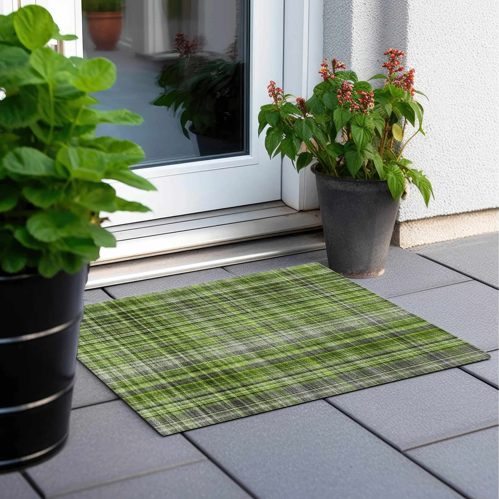 Machine Washable Indoor/ Outdoor Plaid Chantille Rug