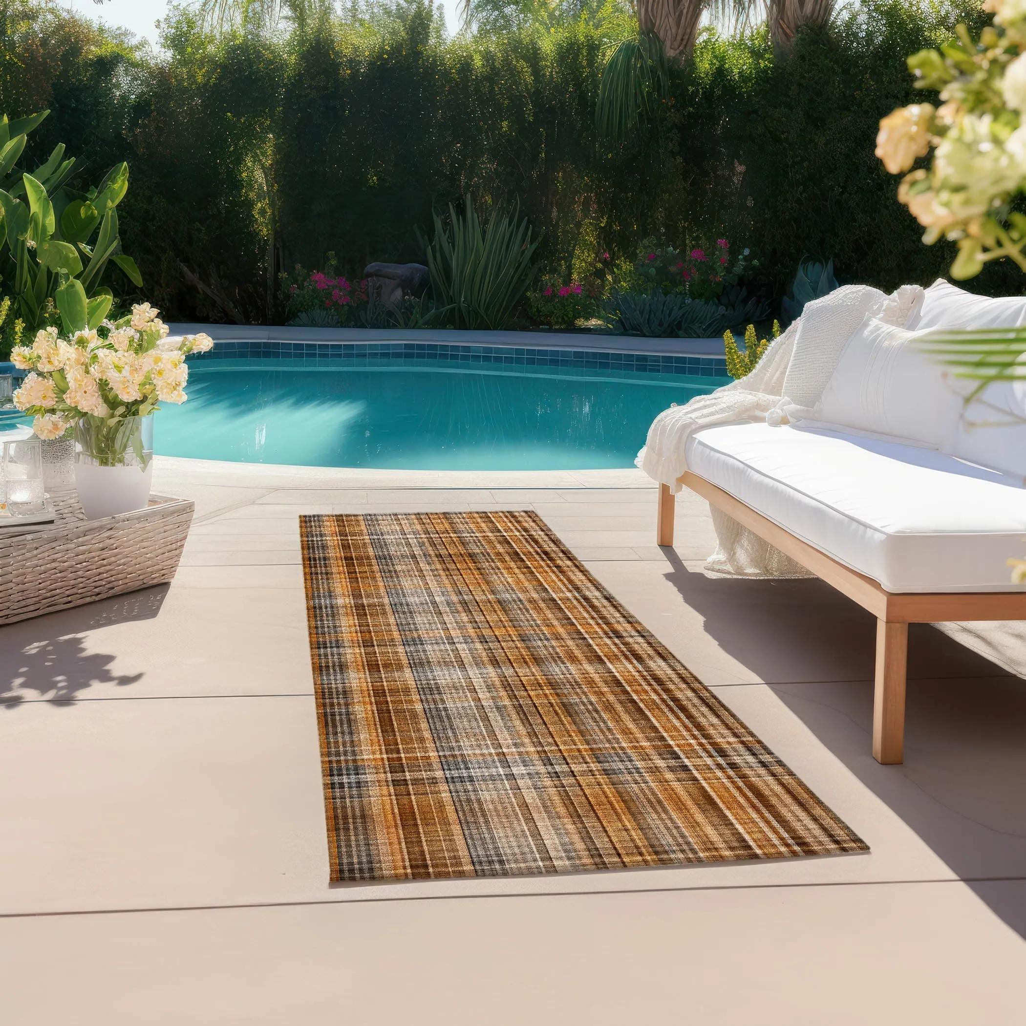 Machine Washable Indoor/ Outdoor Plaid Chantille Rug