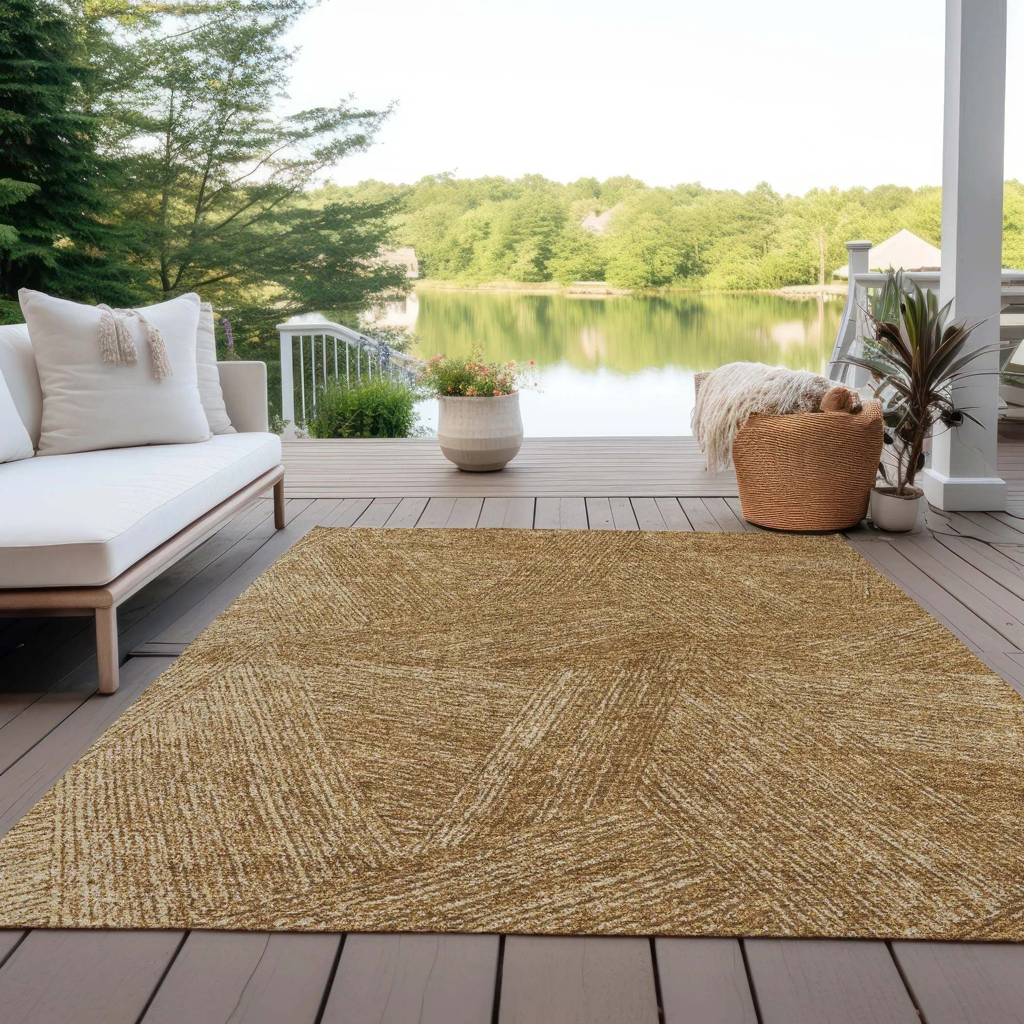Machine Washable Indoor/ Outdoor Solid Geo Chantille Rug