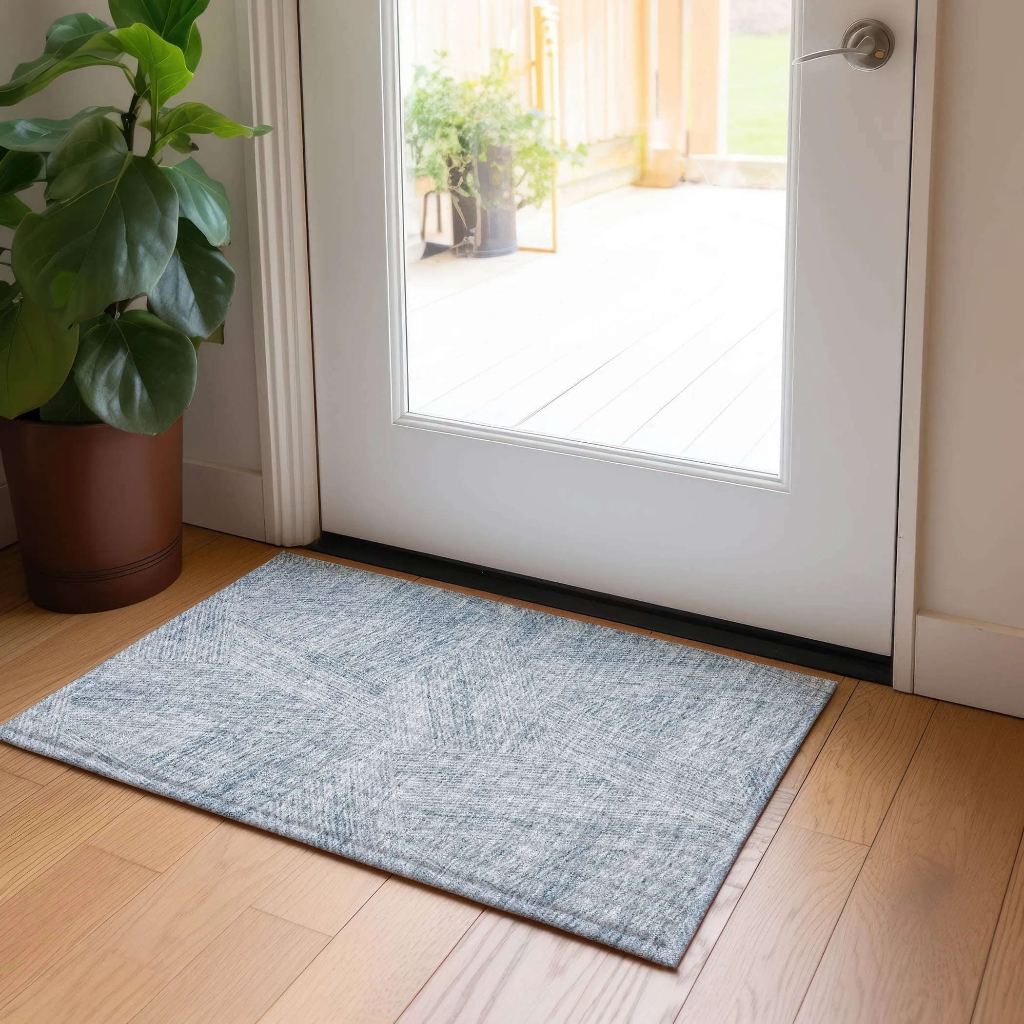 Machine Washable Indoor/ Outdoor Solid Geo Chantille Rug