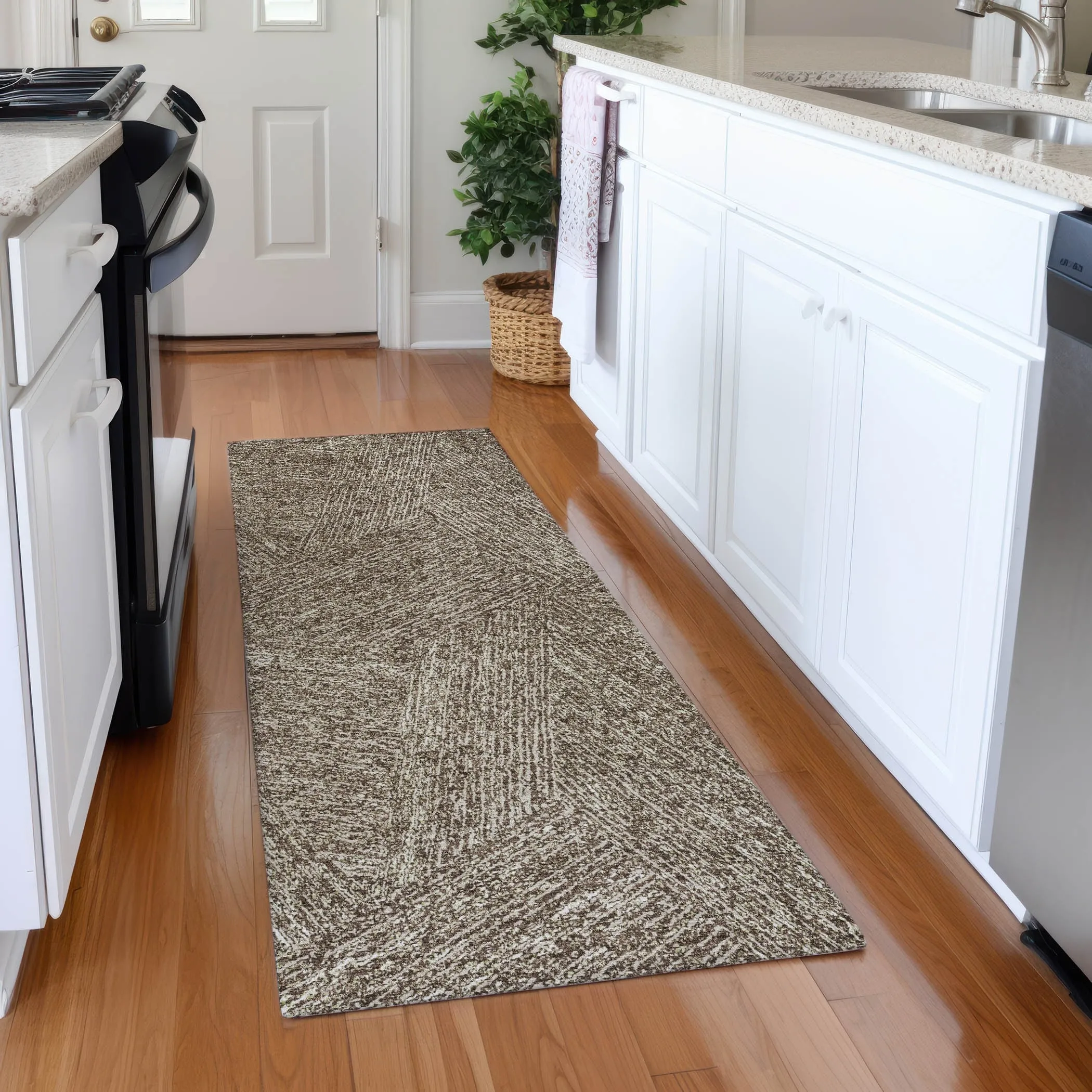 Machine Washable Indoor/ Outdoor Solid Geo Chantille Rug