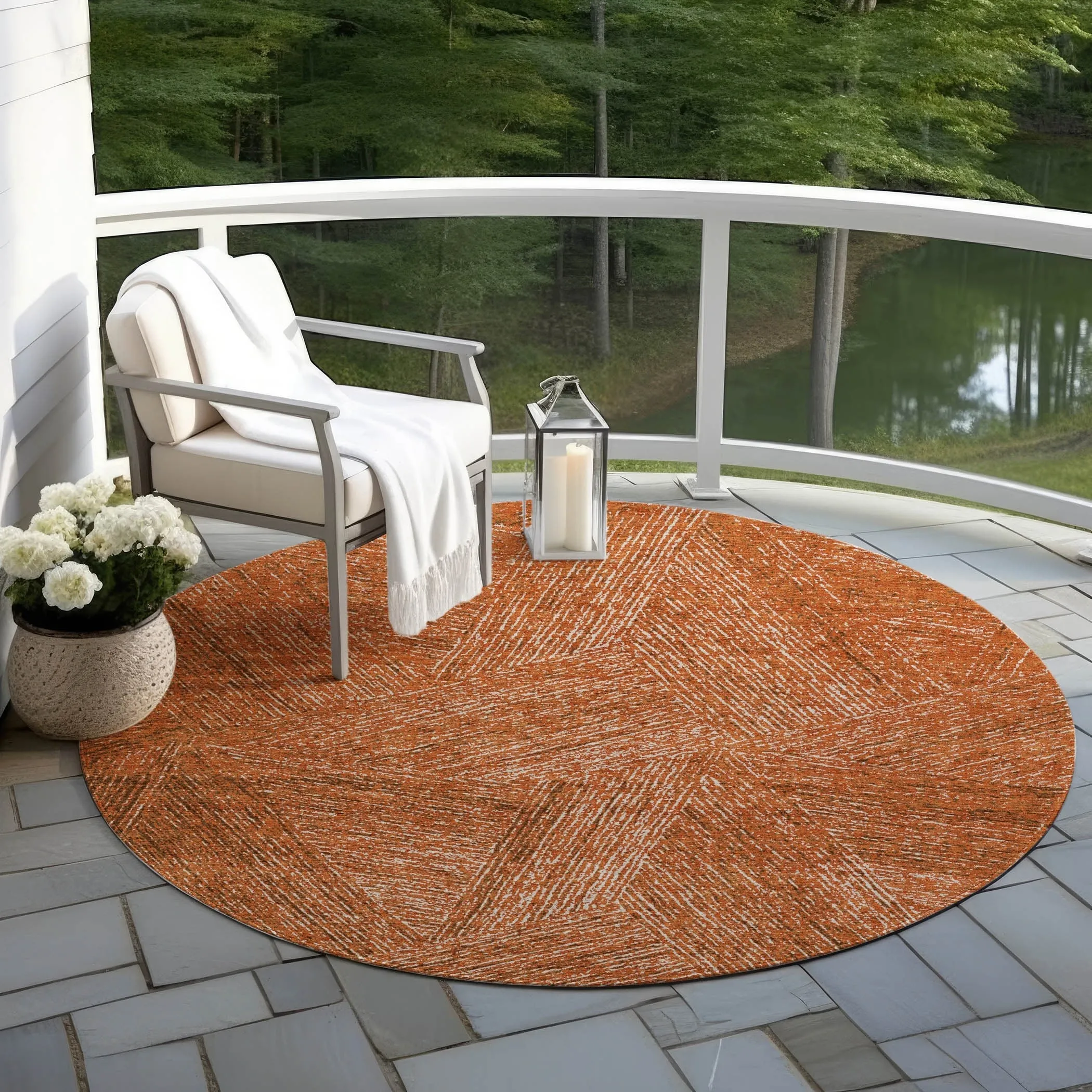 Machine Washable Indoor/ Outdoor Solid Geo Chantille Rug