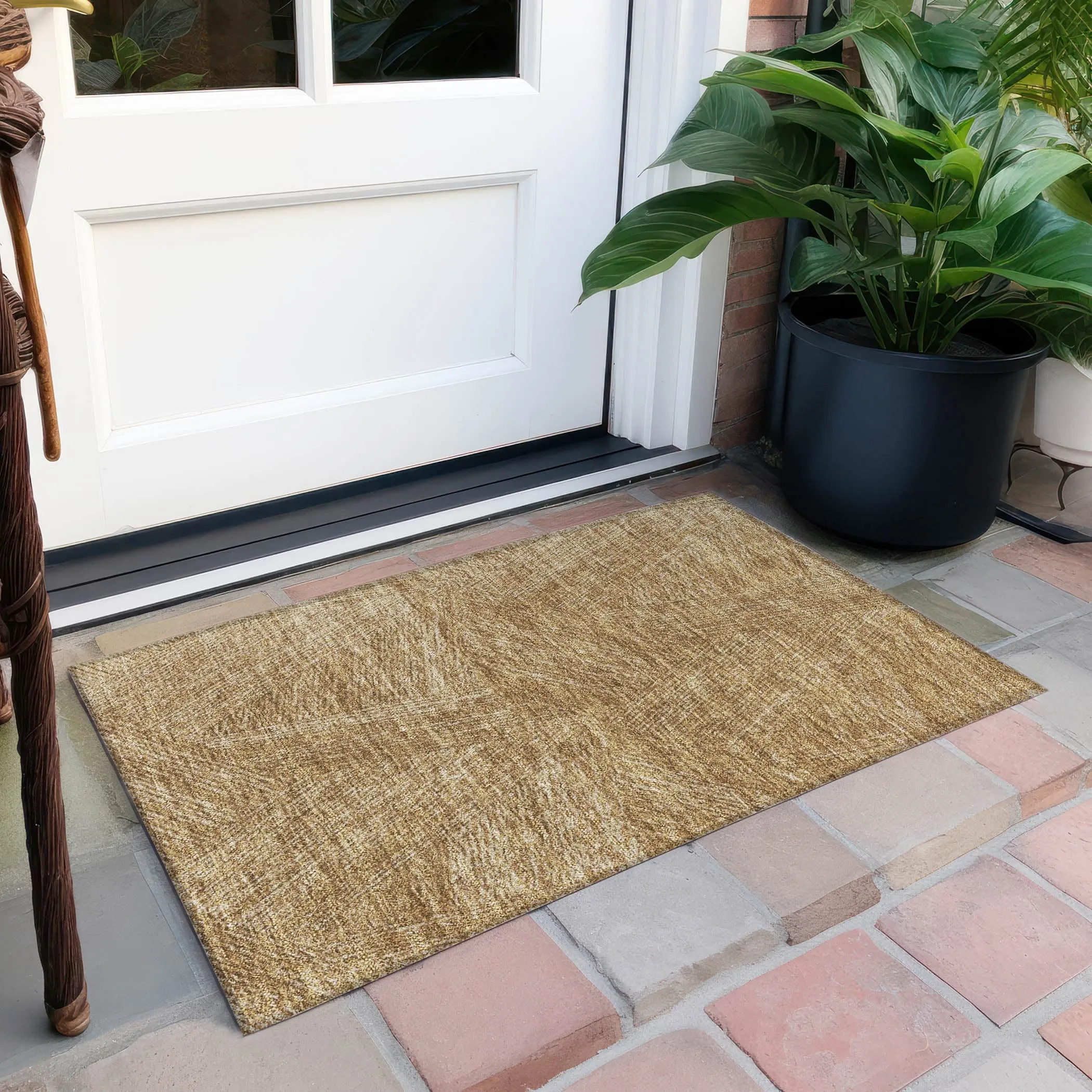 Machine Washable Indoor/ Outdoor Solid Geo Chantille Rug
