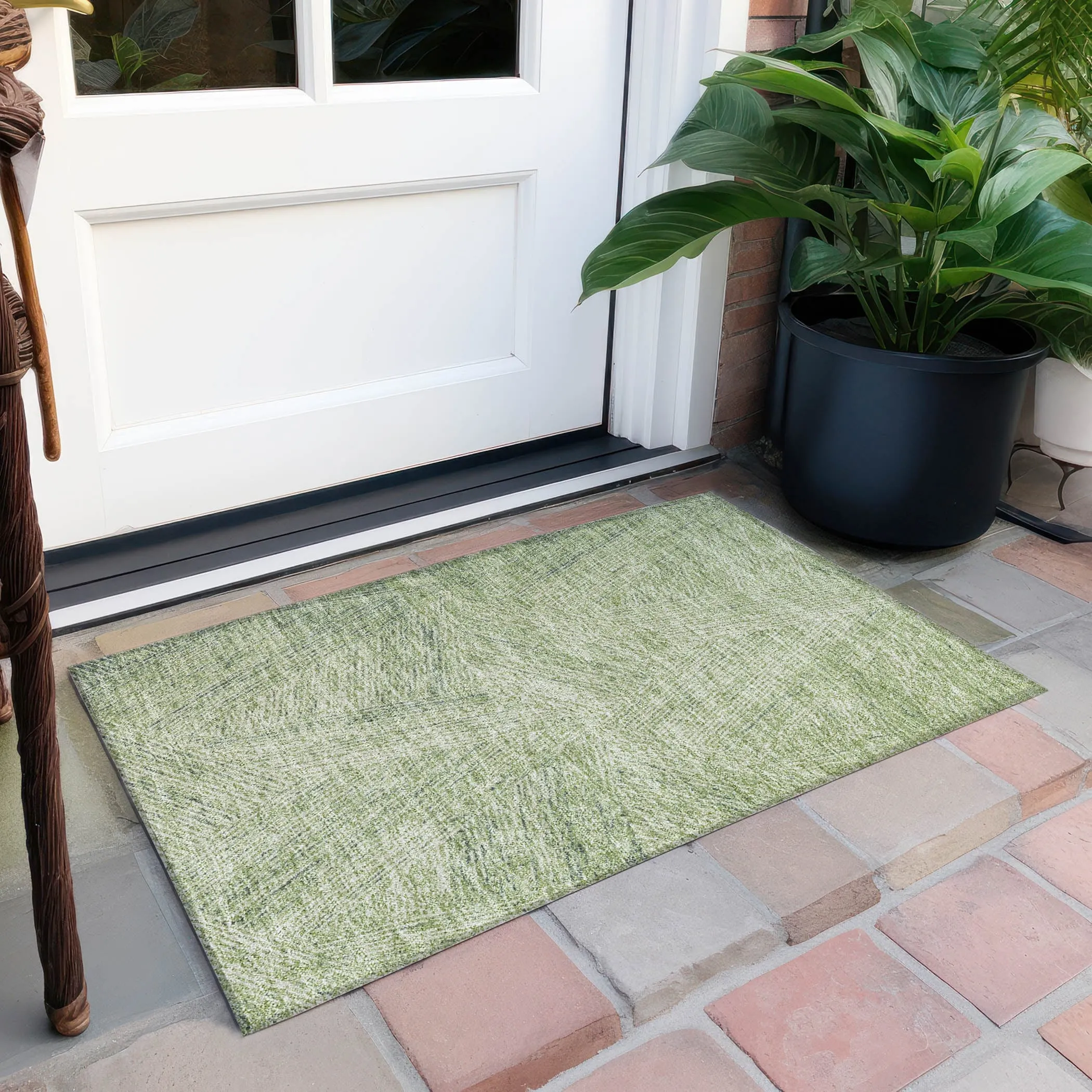 Machine Washable Indoor/ Outdoor Solid Geo Chantille Rug