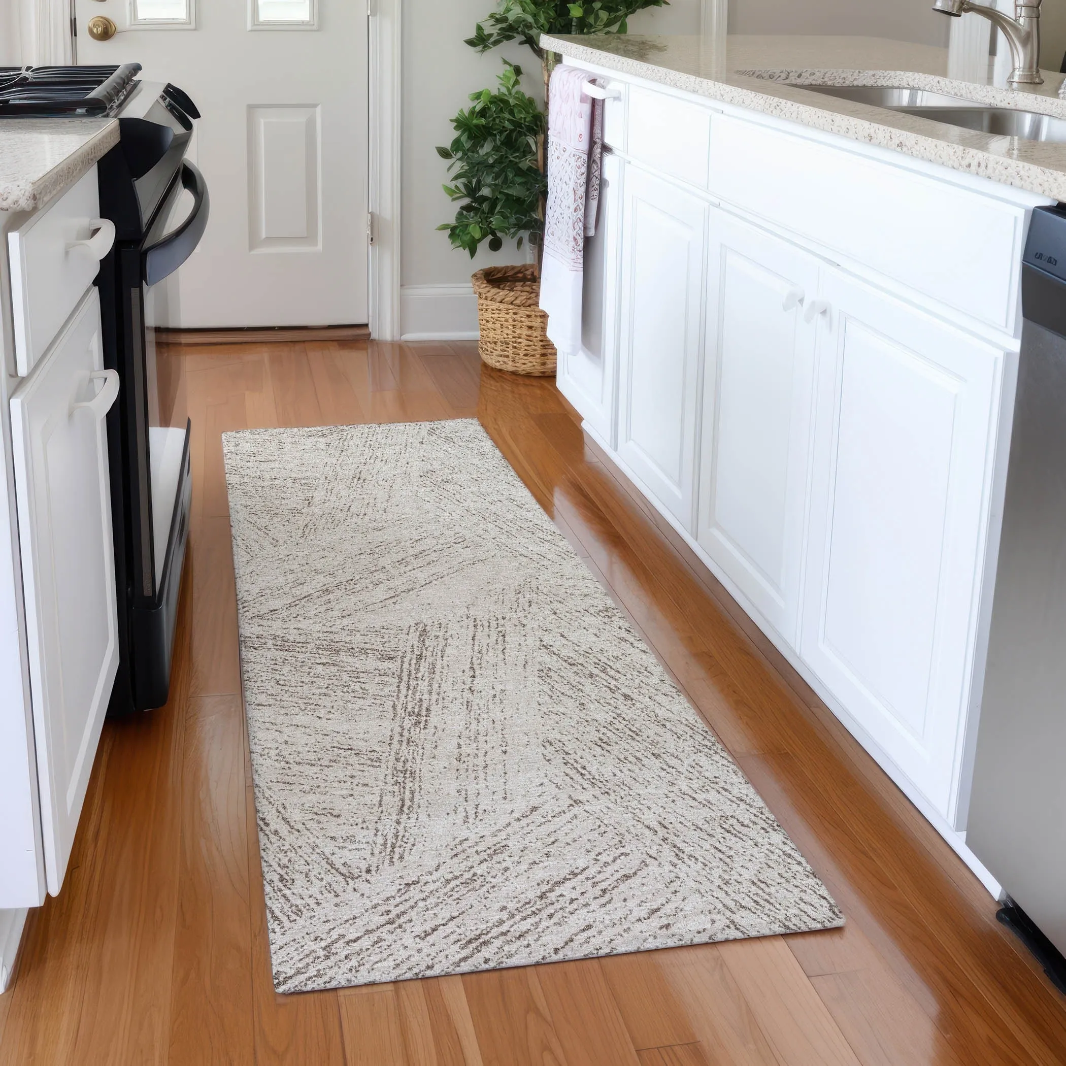 Machine Washable Indoor/ Outdoor Solid Geo Chantille Rug