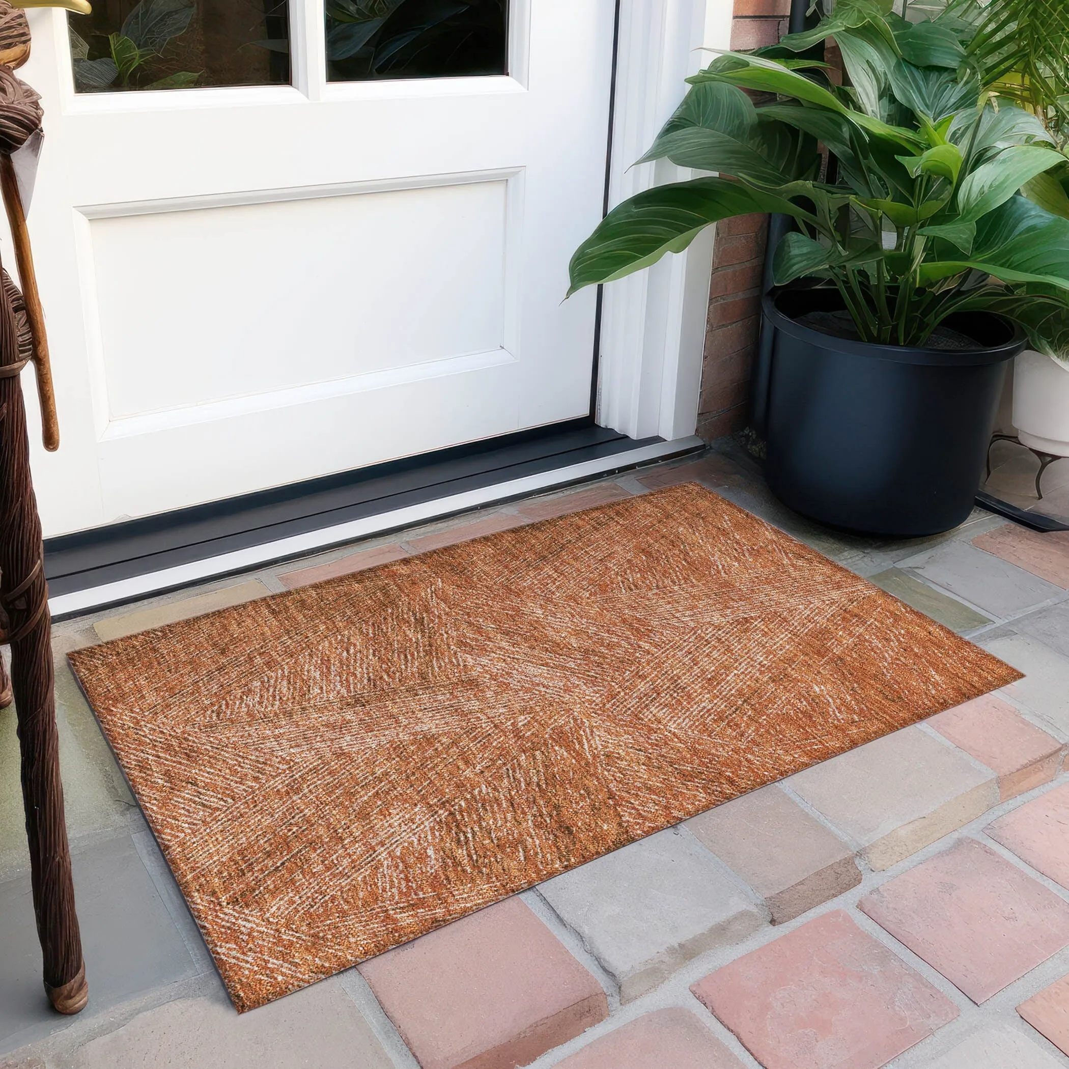 Machine Washable Indoor/ Outdoor Solid Geo Chantille Rug