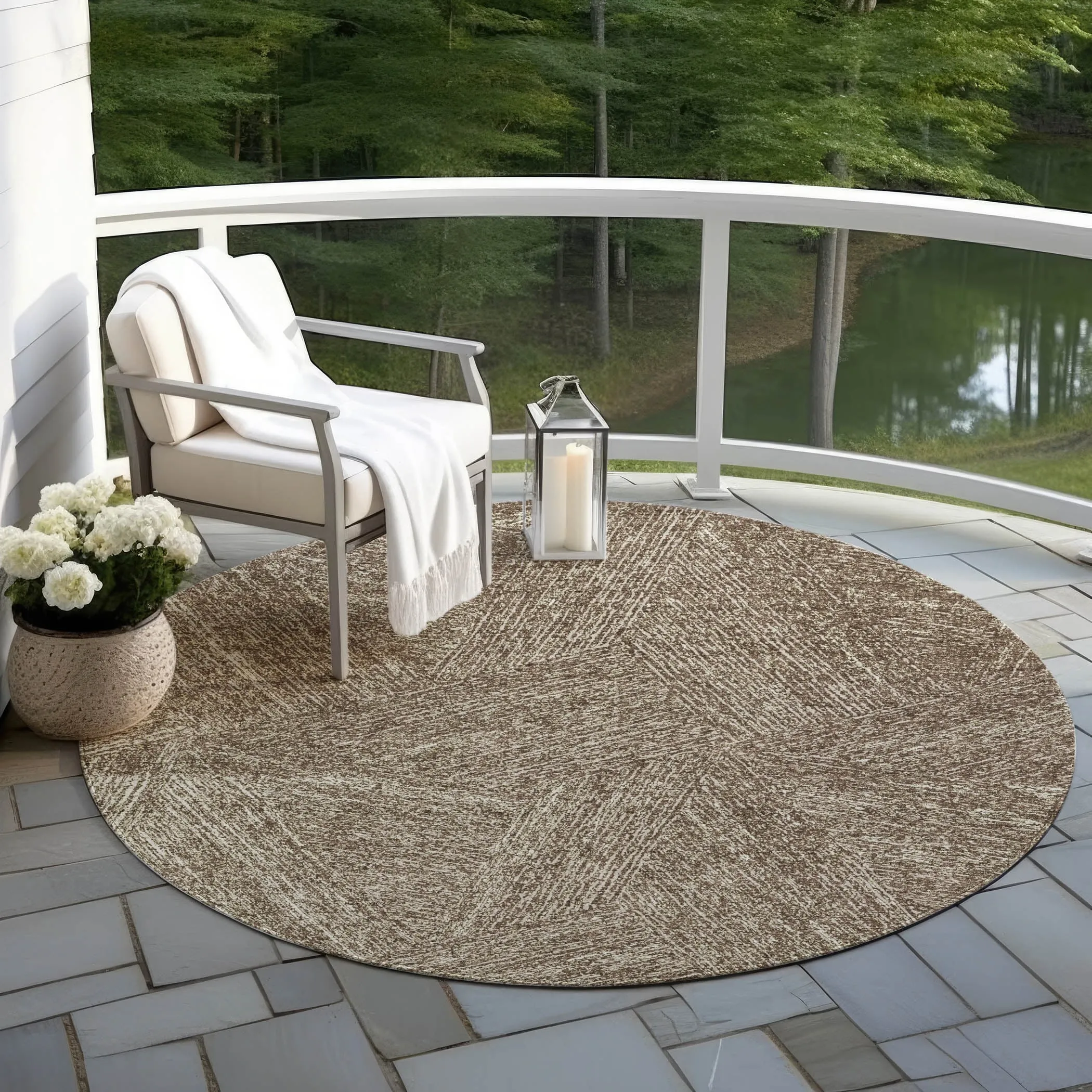 Machine Washable Indoor/ Outdoor Solid Geo Chantille Rug