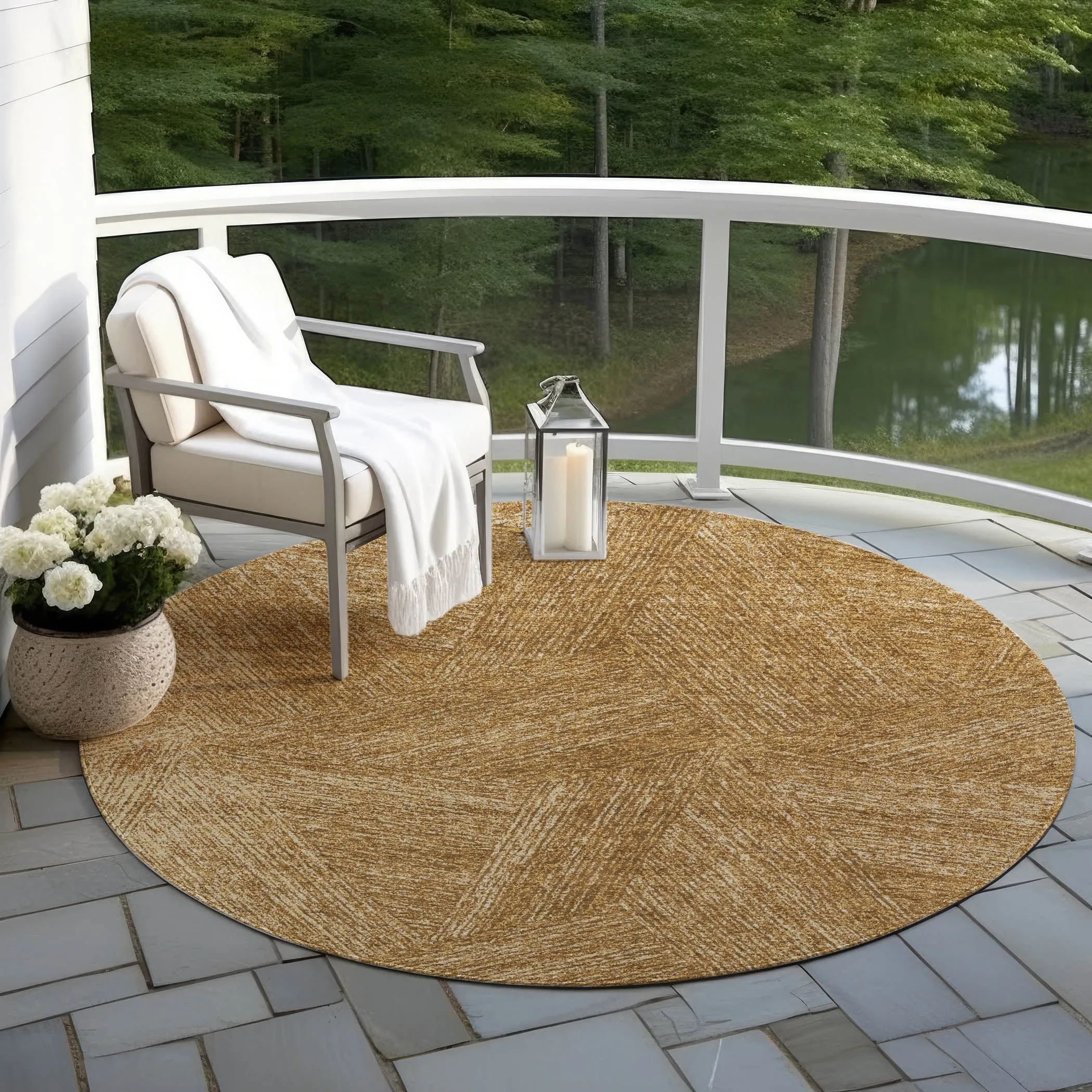 Machine Washable Indoor/ Outdoor Solid Geo Chantille Rug
