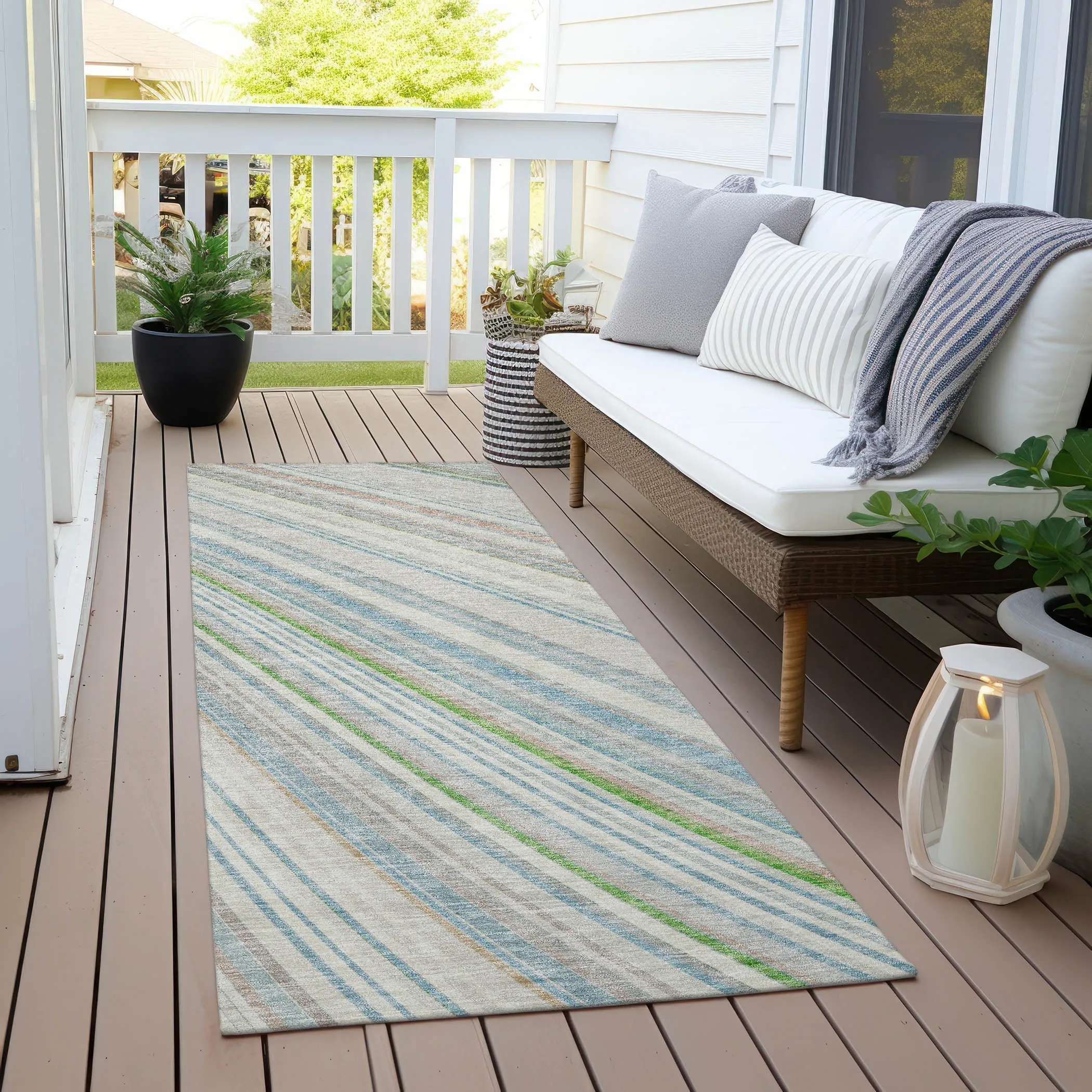 Machine Washable Indoor/ Outdoor Stripe Wave Chantille Rug