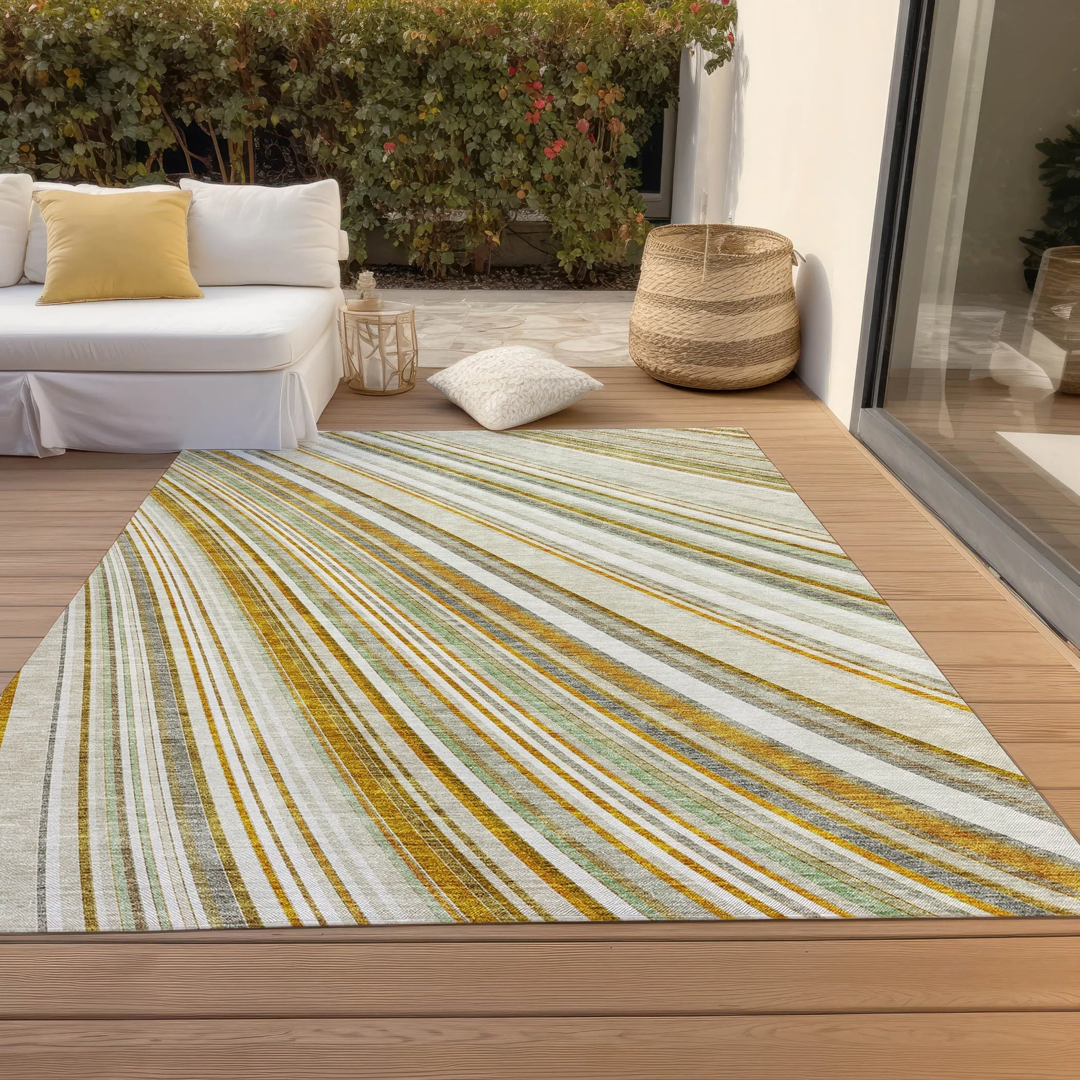 Machine Washable Indoor/ Outdoor Stripe Wave Chantille Rug