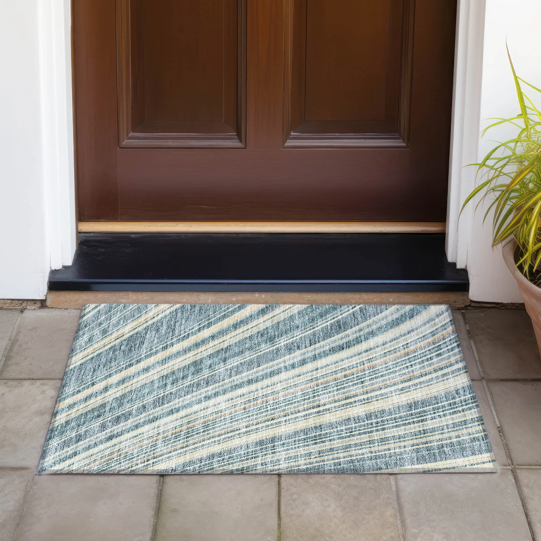 Machine Washable Indoor/ Outdoor Stripe Wave Chantille Rug