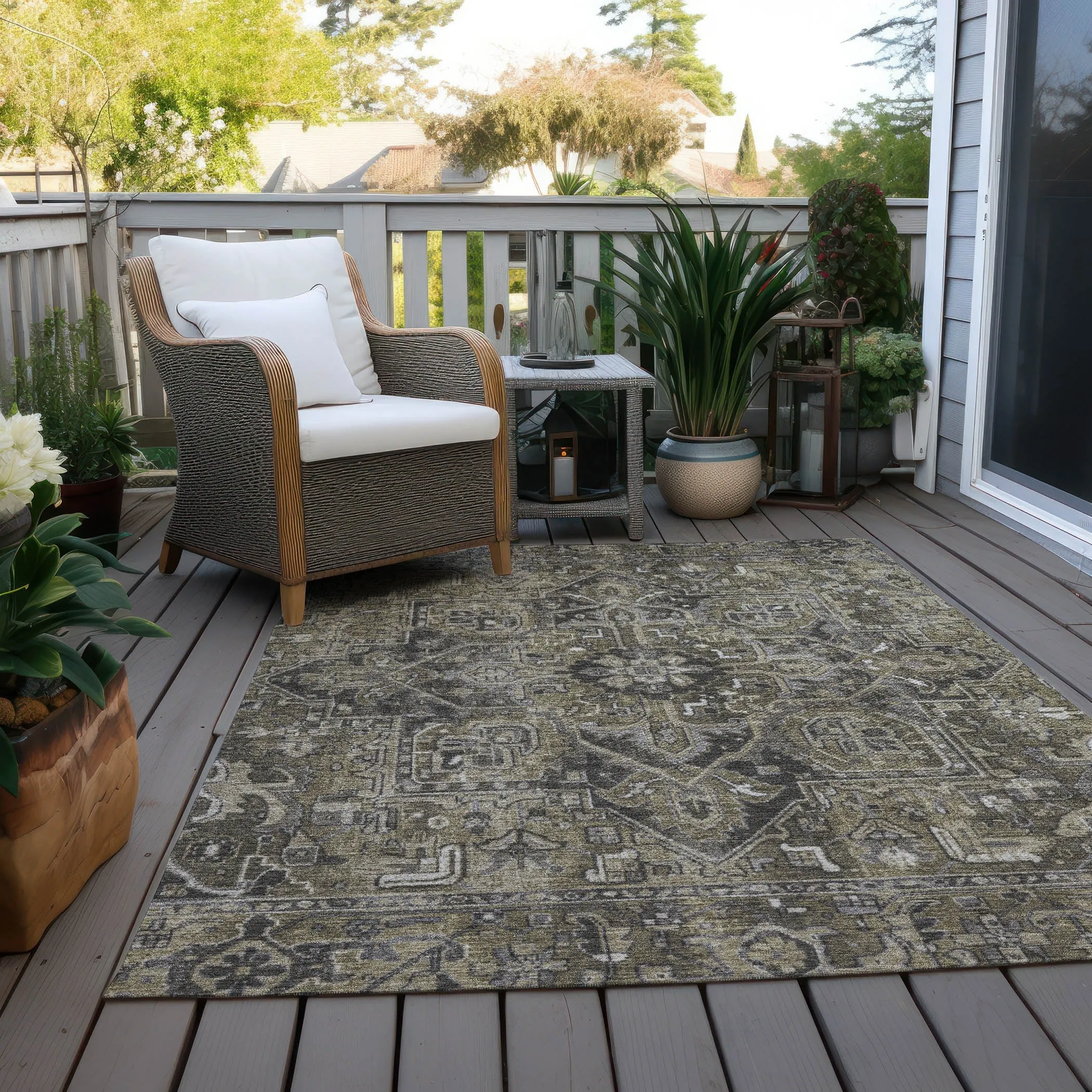 Machine Washable Indoor/ Outdoor Traditional Boho Chantille Rug