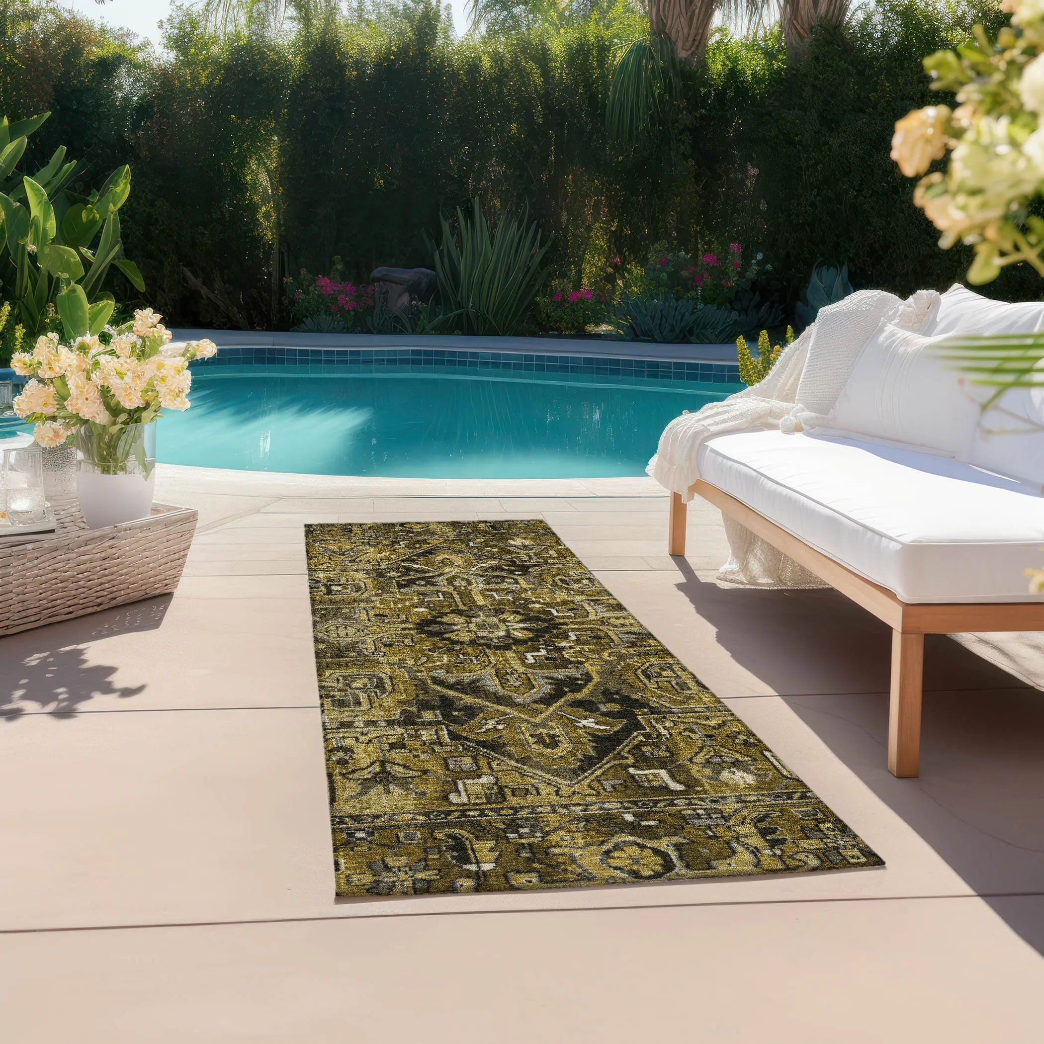 Machine Washable Indoor/ Outdoor Traditional Boho Chantille Rug