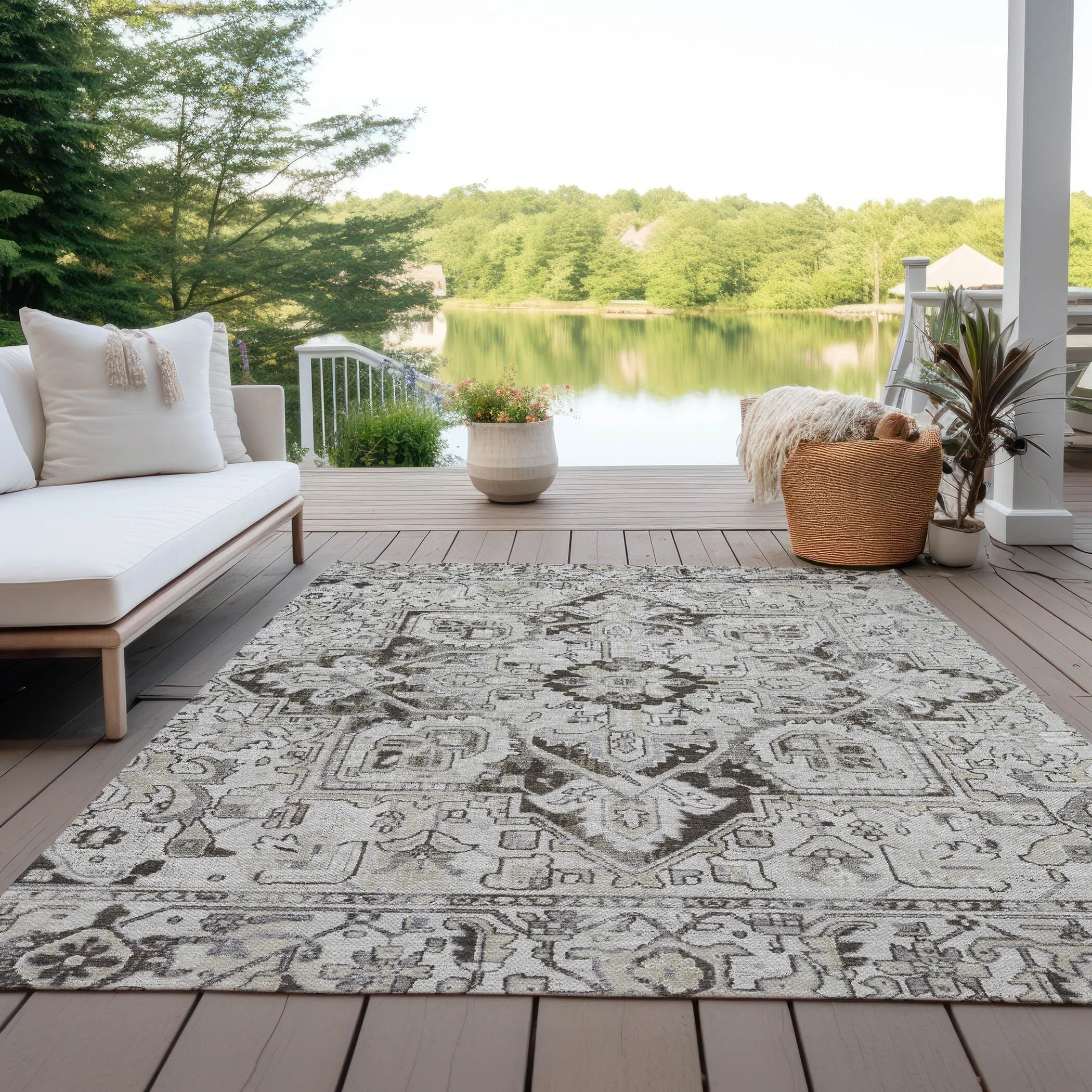 Machine Washable Indoor/ Outdoor Traditional Boho Chantille Rug