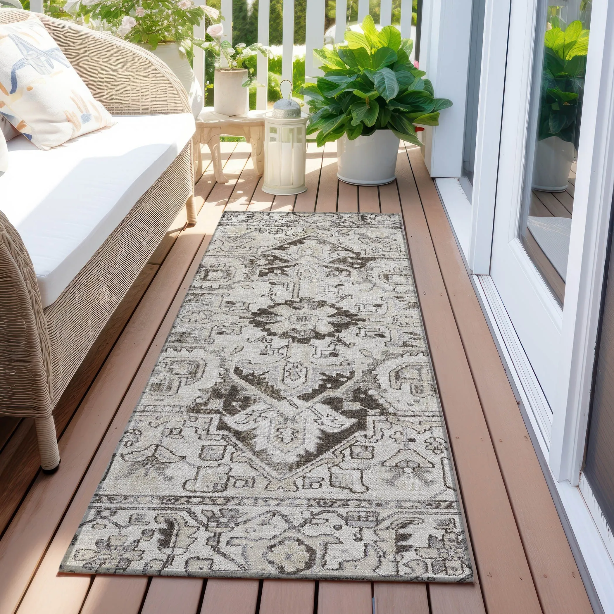 Machine Washable Indoor/ Outdoor Traditional Boho Chantille Rug