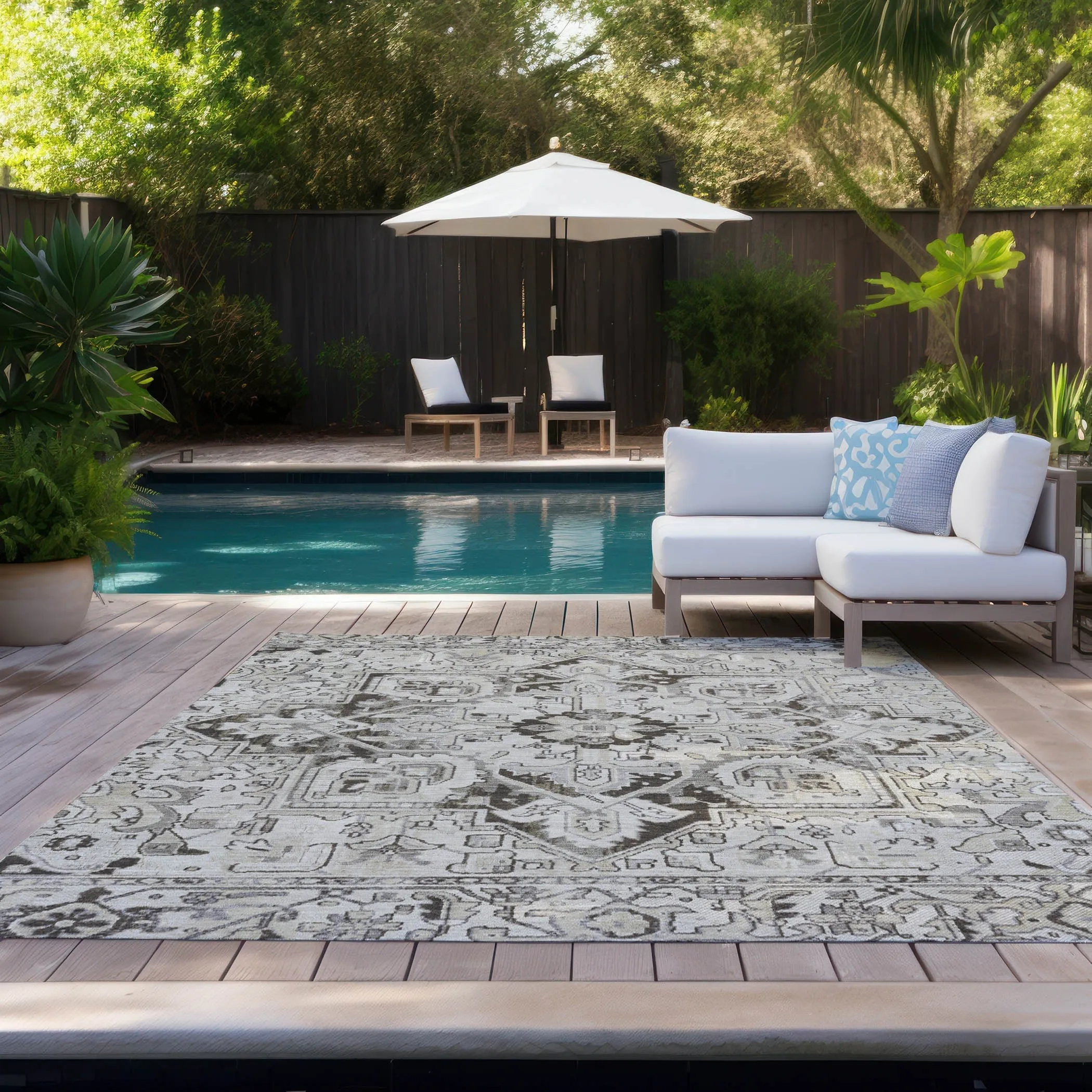 Machine Washable Indoor/ Outdoor Traditional Boho Chantille Rug