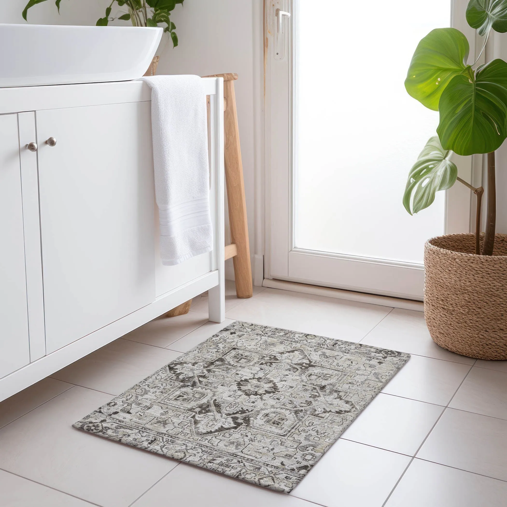 Machine Washable Indoor/ Outdoor Traditional Boho Chantille Rug