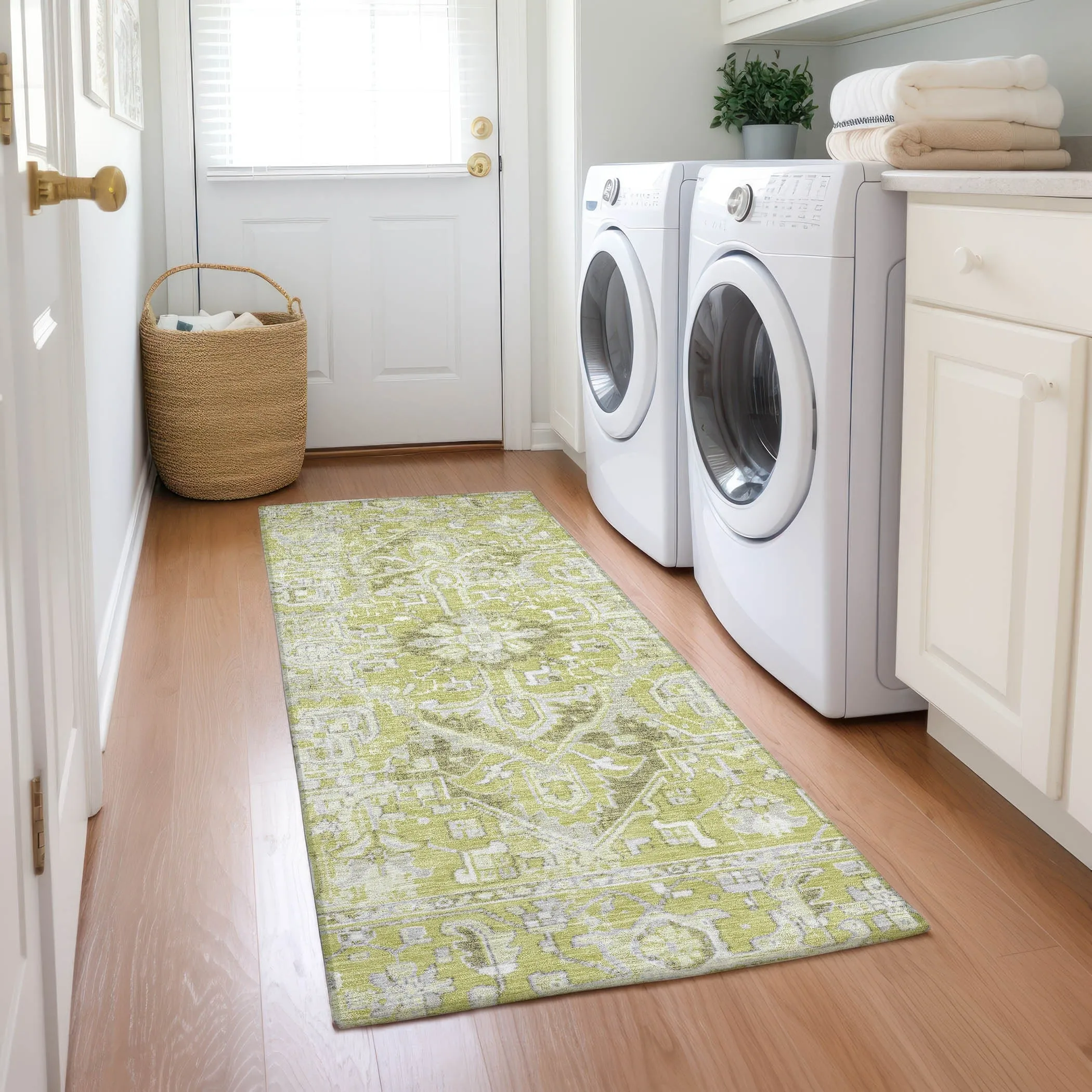 Machine Washable Indoor/ Outdoor Traditional Boho Chantille Rug