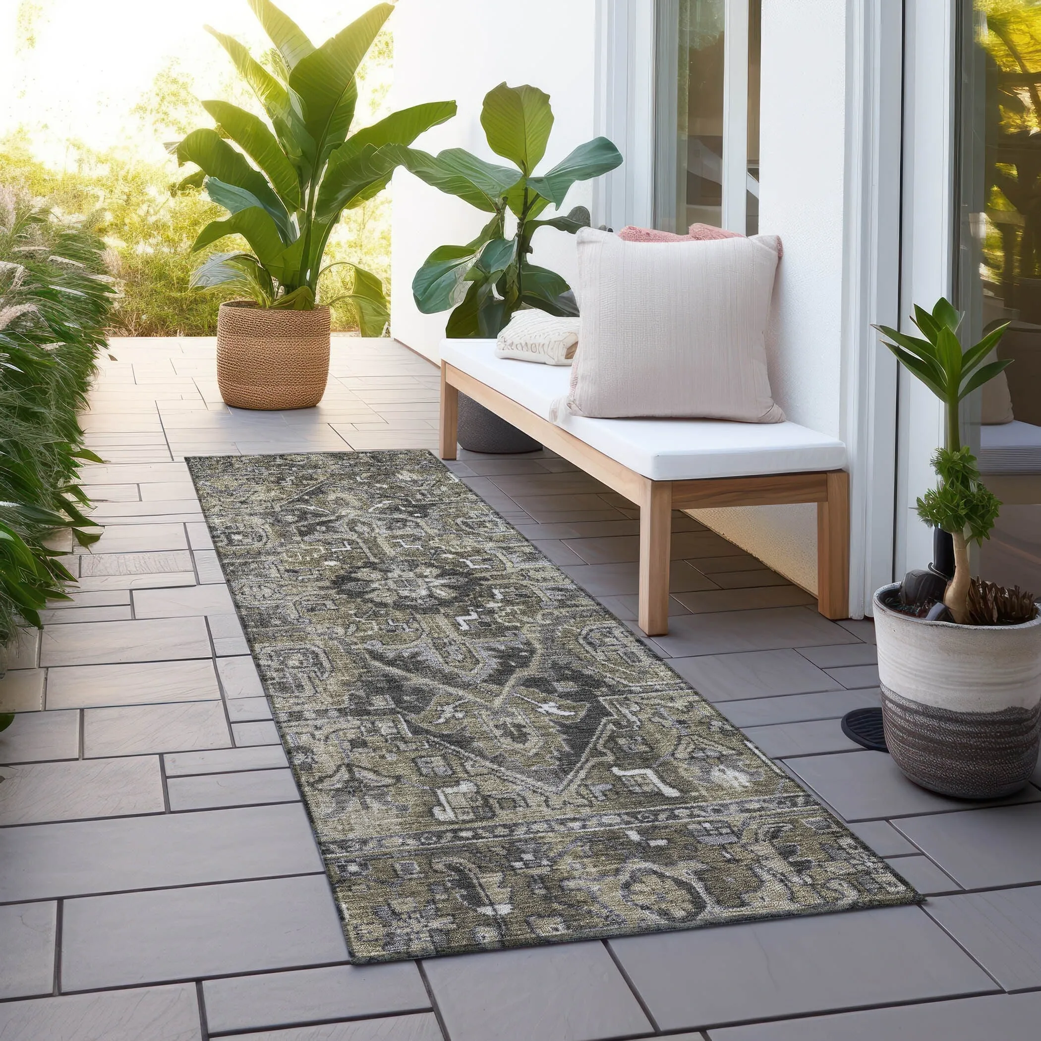 Machine Washable Indoor/ Outdoor Traditional Boho Chantille Rug