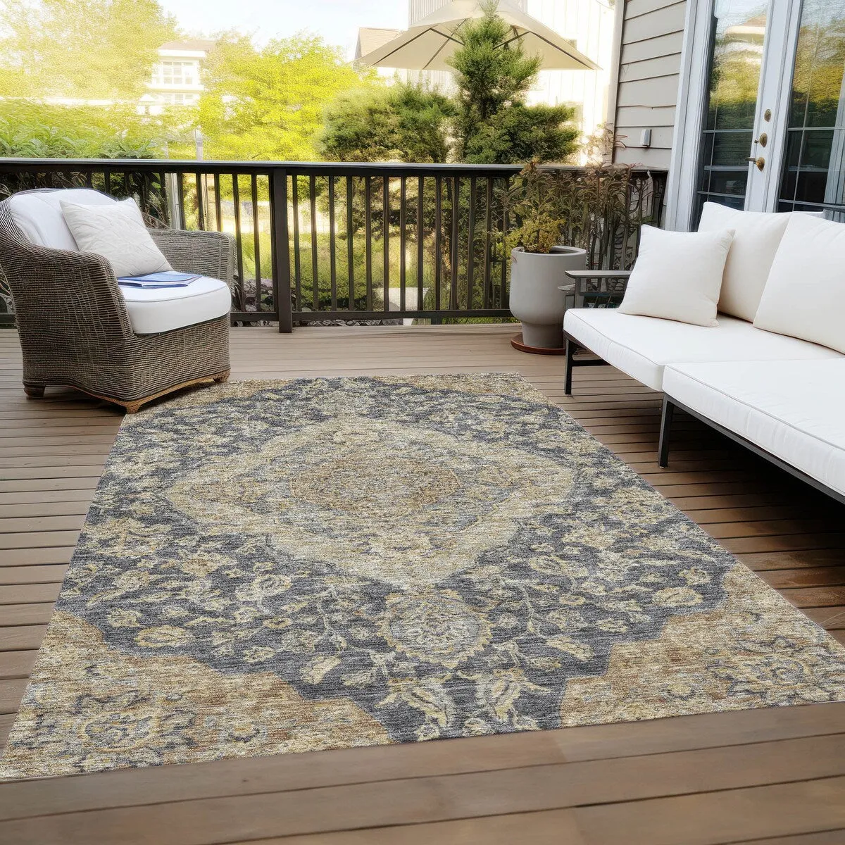 Machine Washable Indoor/ Outdoor Traditional Medallion Chantille Rug