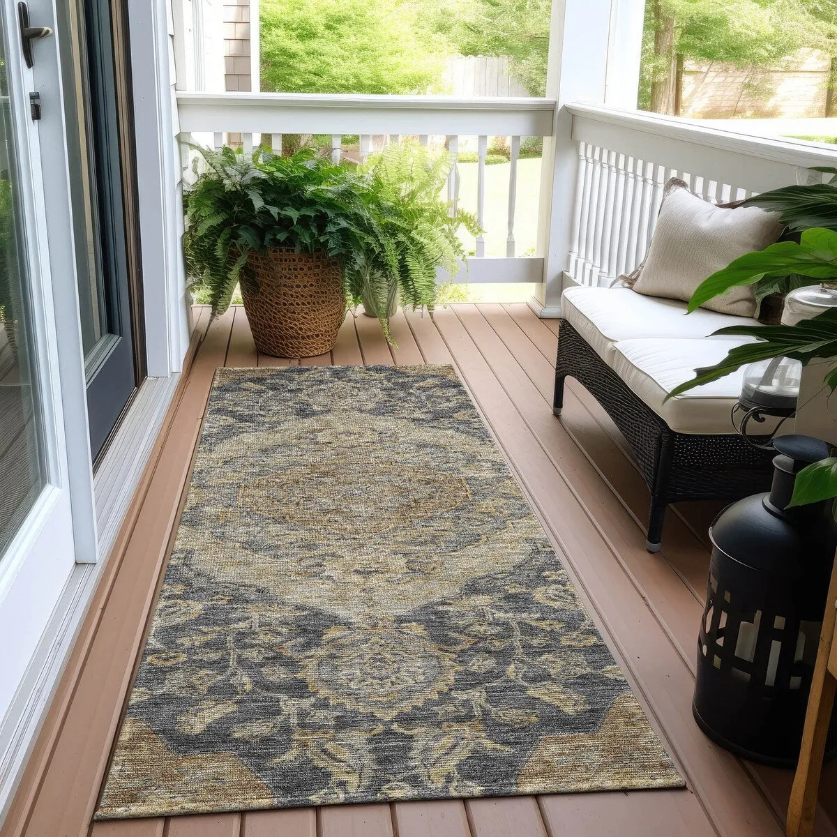 Machine Washable Indoor/ Outdoor Traditional Medallion Chantille Rug