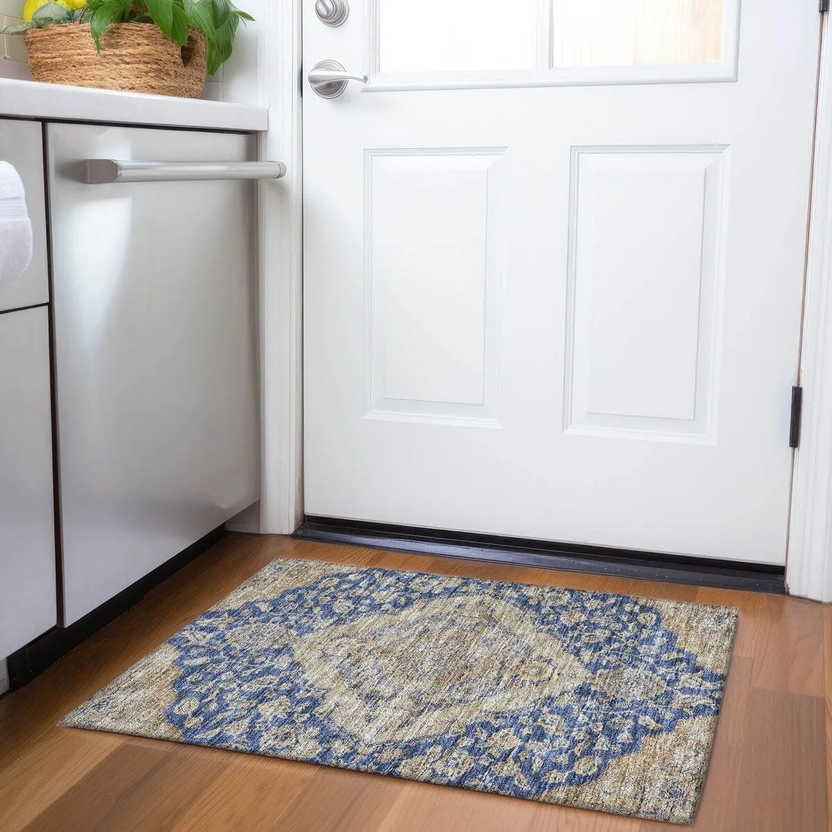 Machine Washable Indoor/ Outdoor Traditional Medallion Chantille Rug