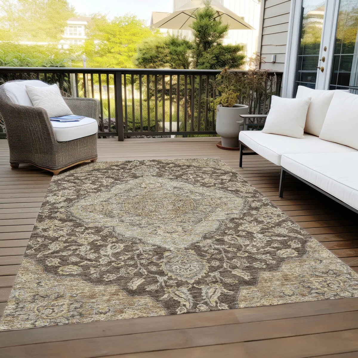 Machine Washable Indoor/ Outdoor Traditional Medallion Chantille Rug