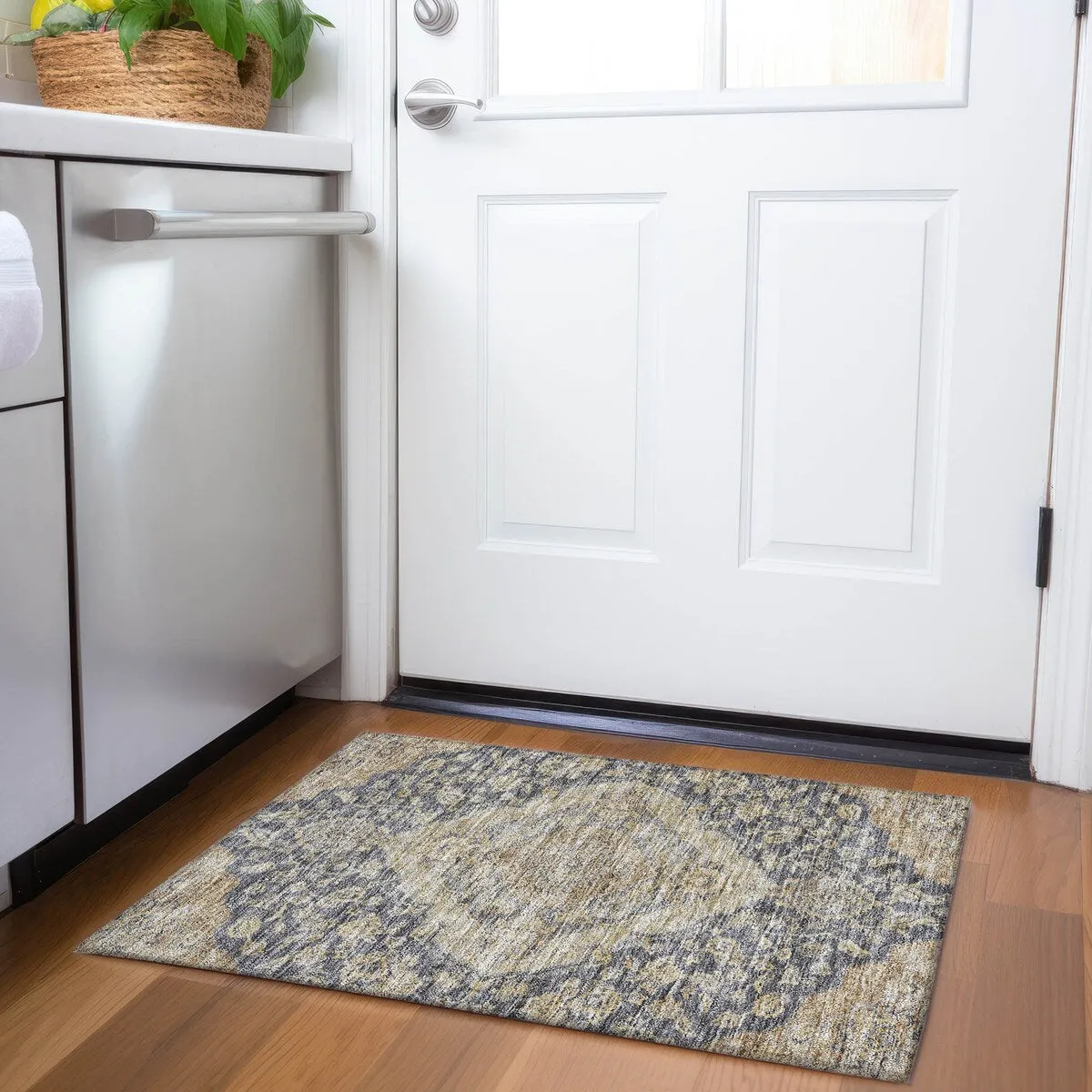 Machine Washable Indoor/ Outdoor Traditional Medallion Chantille Rug