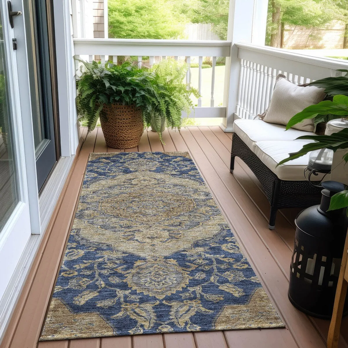 Machine Washable Indoor/ Outdoor Traditional Medallion Chantille Rug