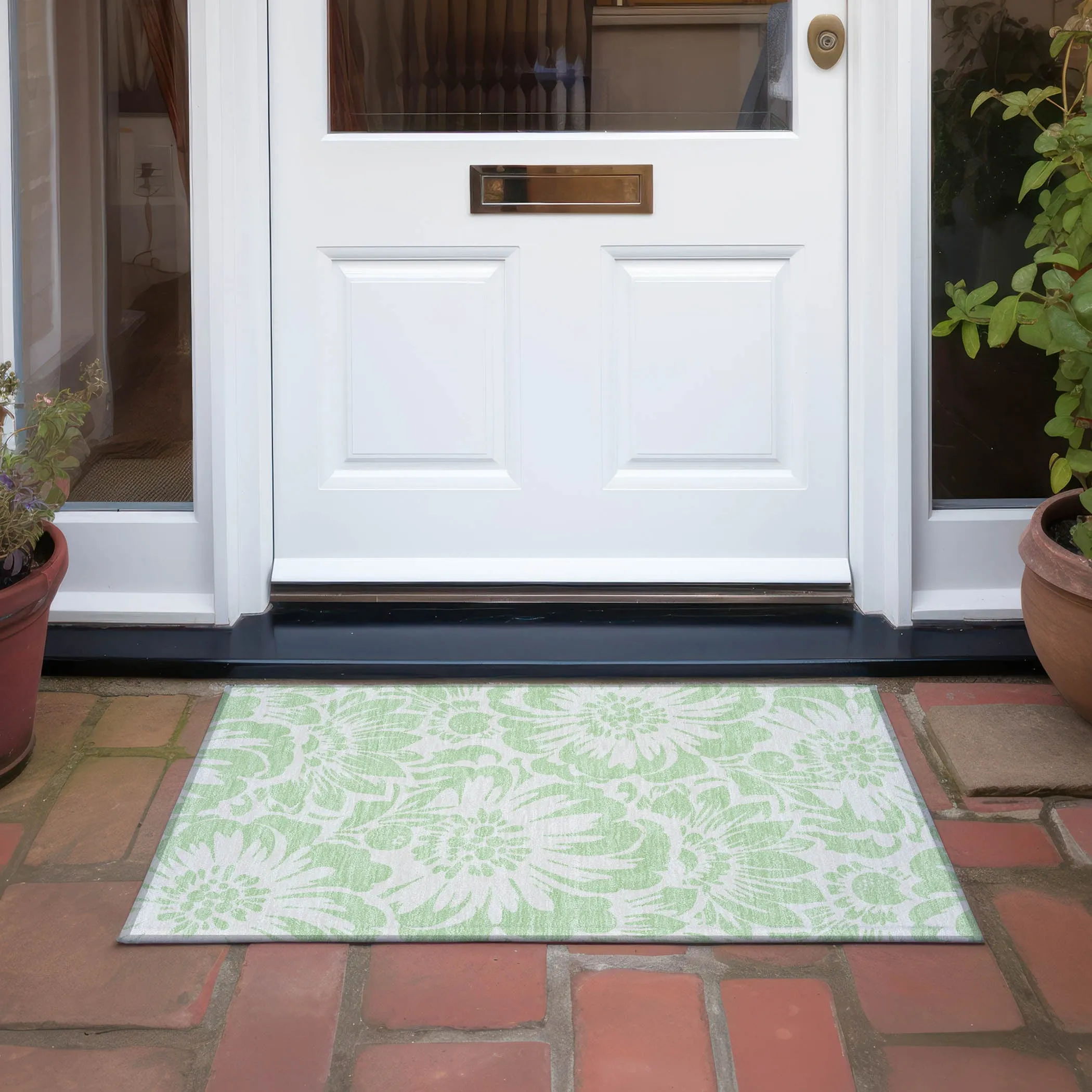 Machine Washable Indoor/ Outdoor Whimsy Floral Chantille Rug