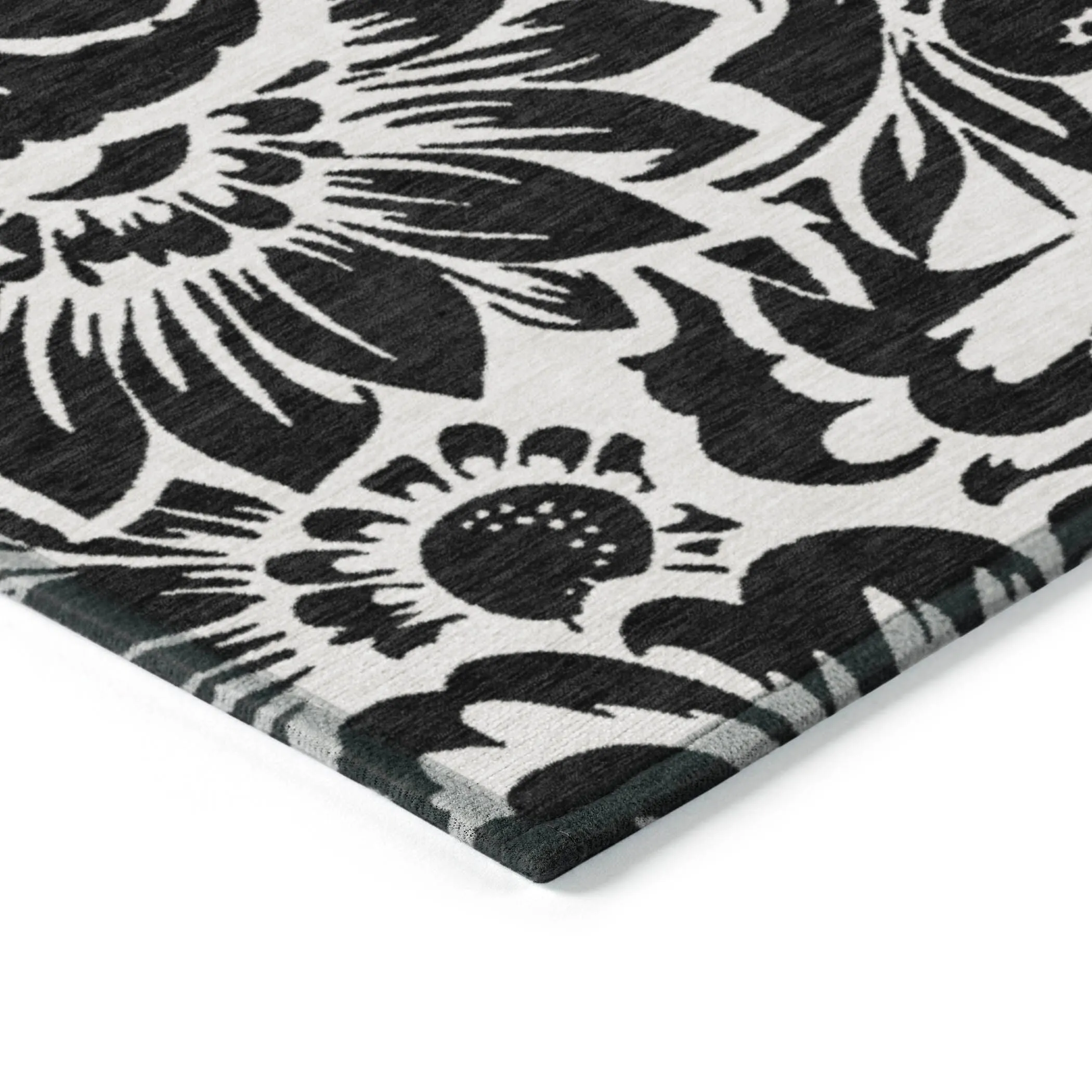 Machine Washable Indoor/ Outdoor Whimsy Floral Chantille Rug