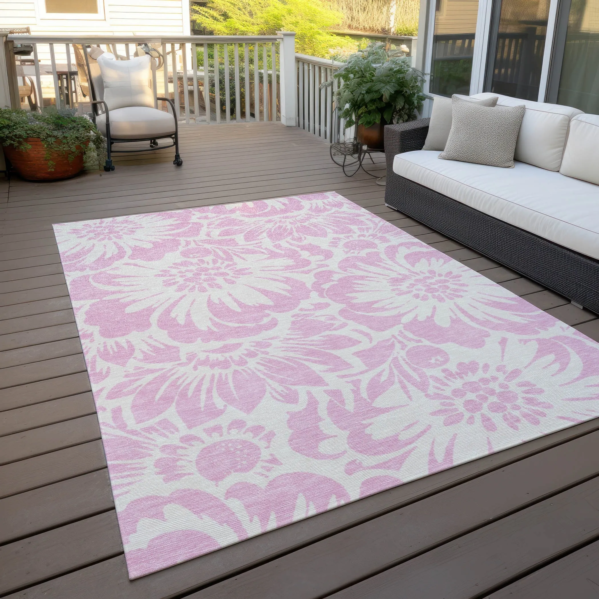 Machine Washable Indoor/ Outdoor Whimsy Floral Chantille Rug