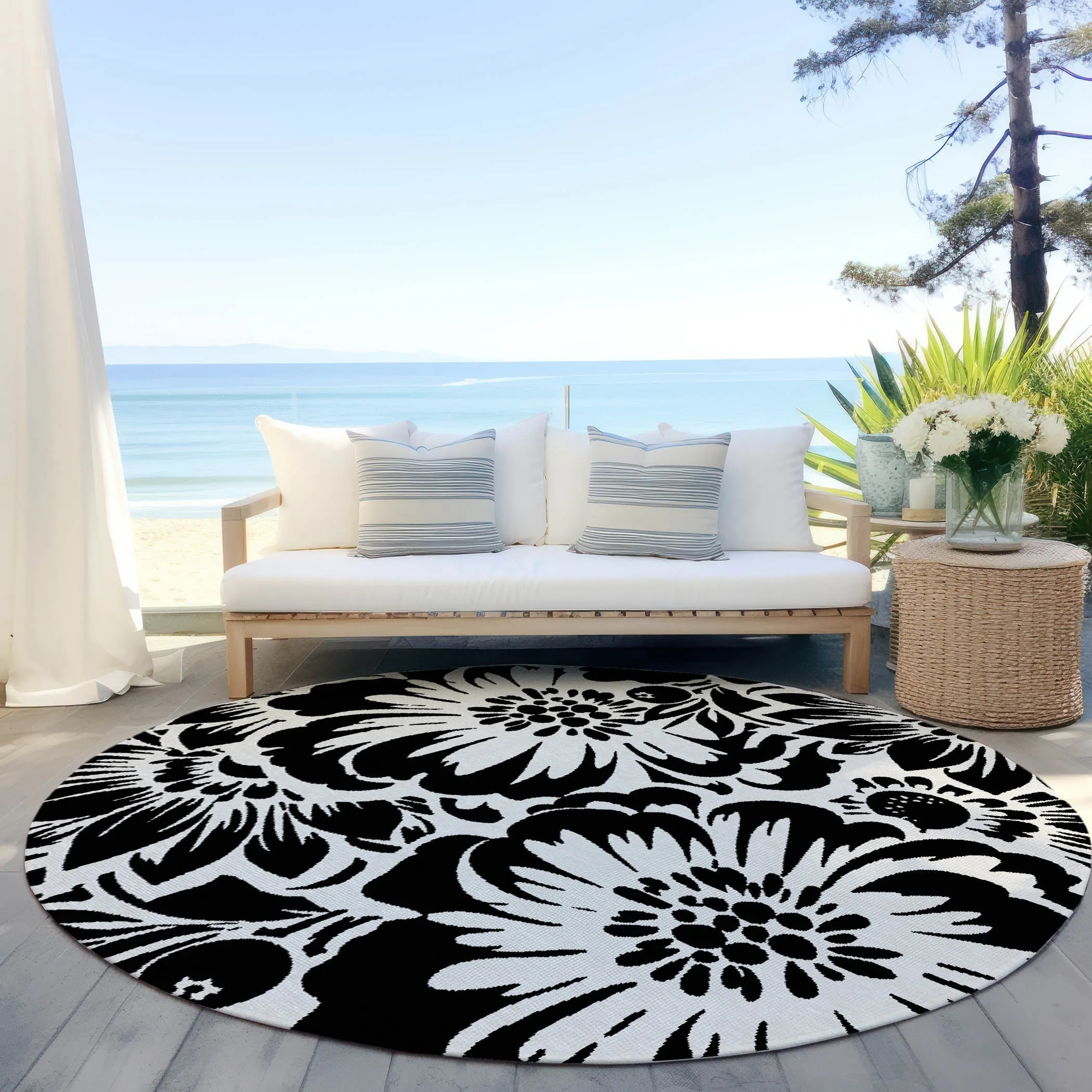 Machine Washable Indoor/ Outdoor Whimsy Floral Chantille Rug