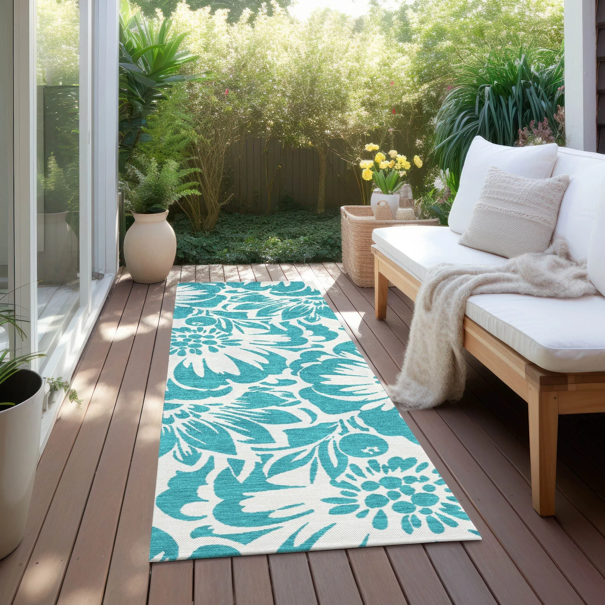 Machine Washable Indoor/ Outdoor Whimsy Floral Chantille Rug