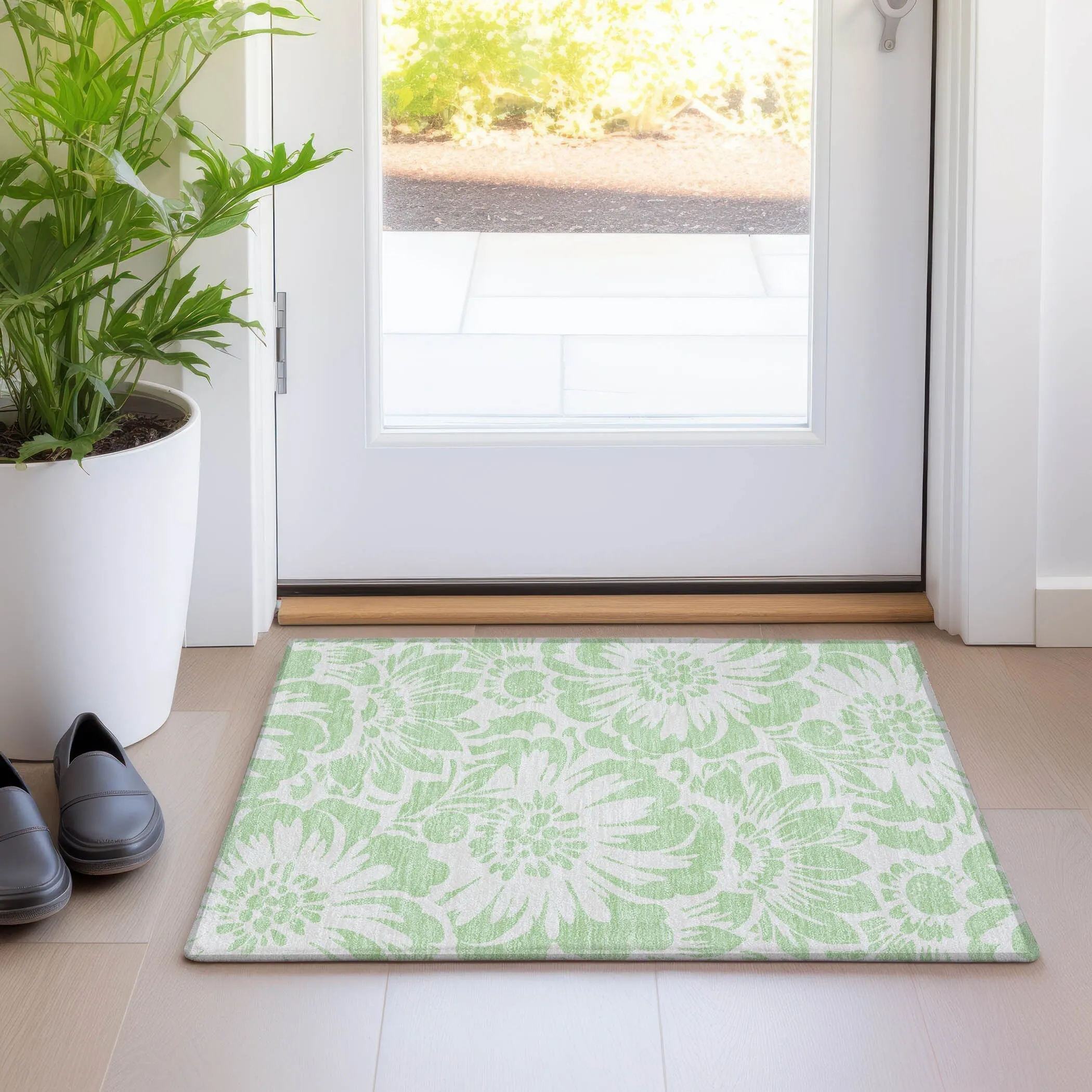 Machine Washable Indoor/ Outdoor Whimsy Floral Chantille Rug