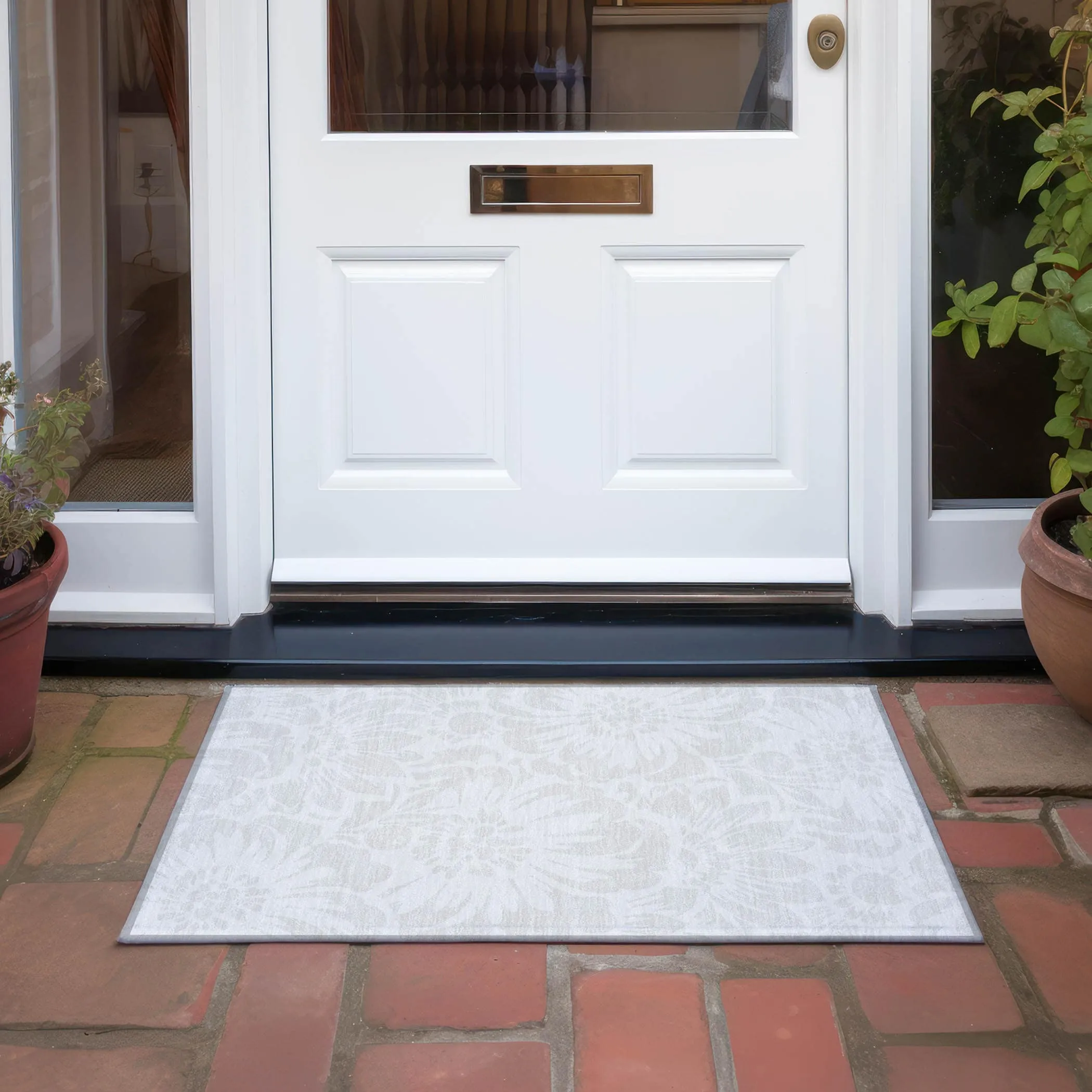 Machine Washable Indoor/ Outdoor Whimsy Floral Chantille Rug