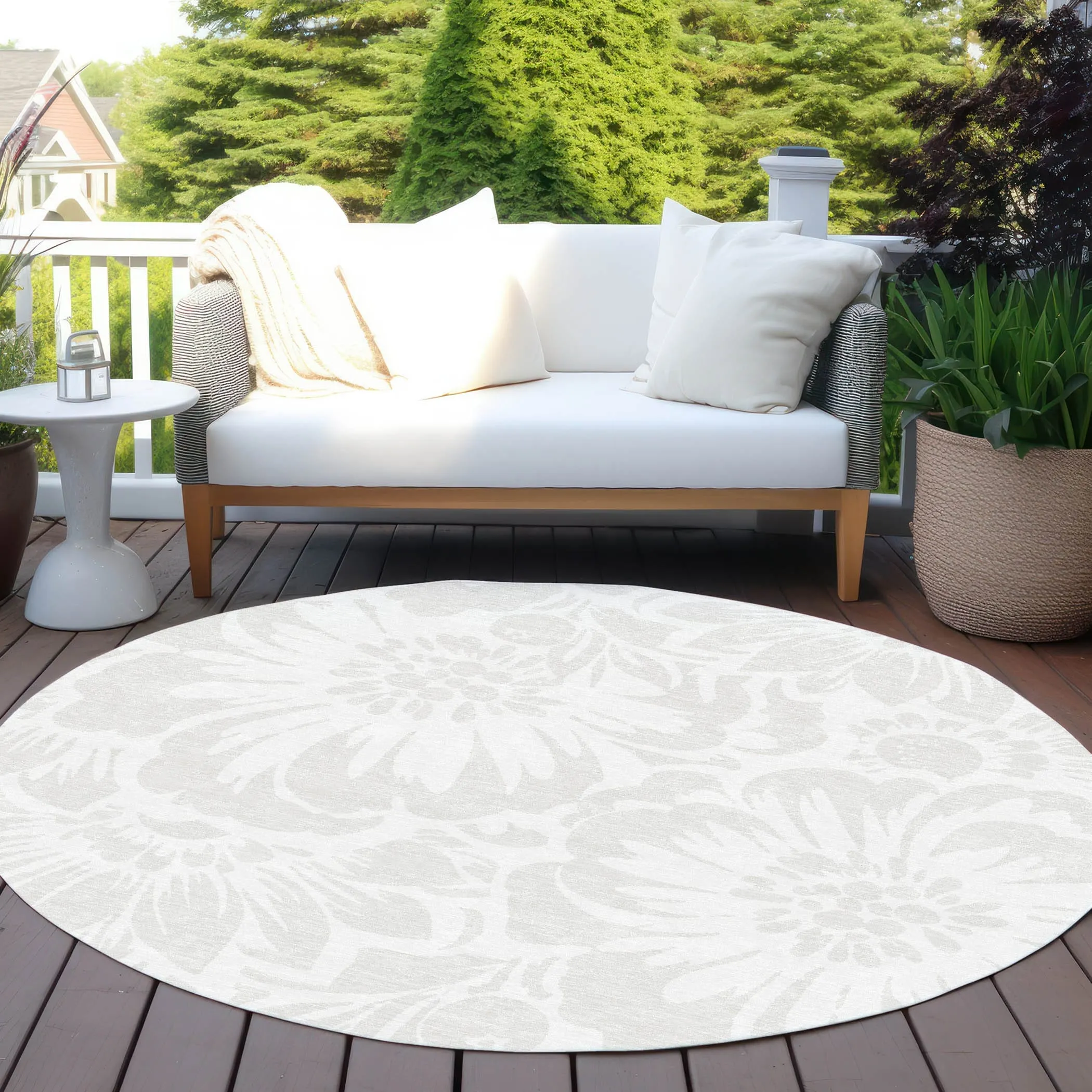 Machine Washable Indoor/ Outdoor Whimsy Floral Chantille Rug