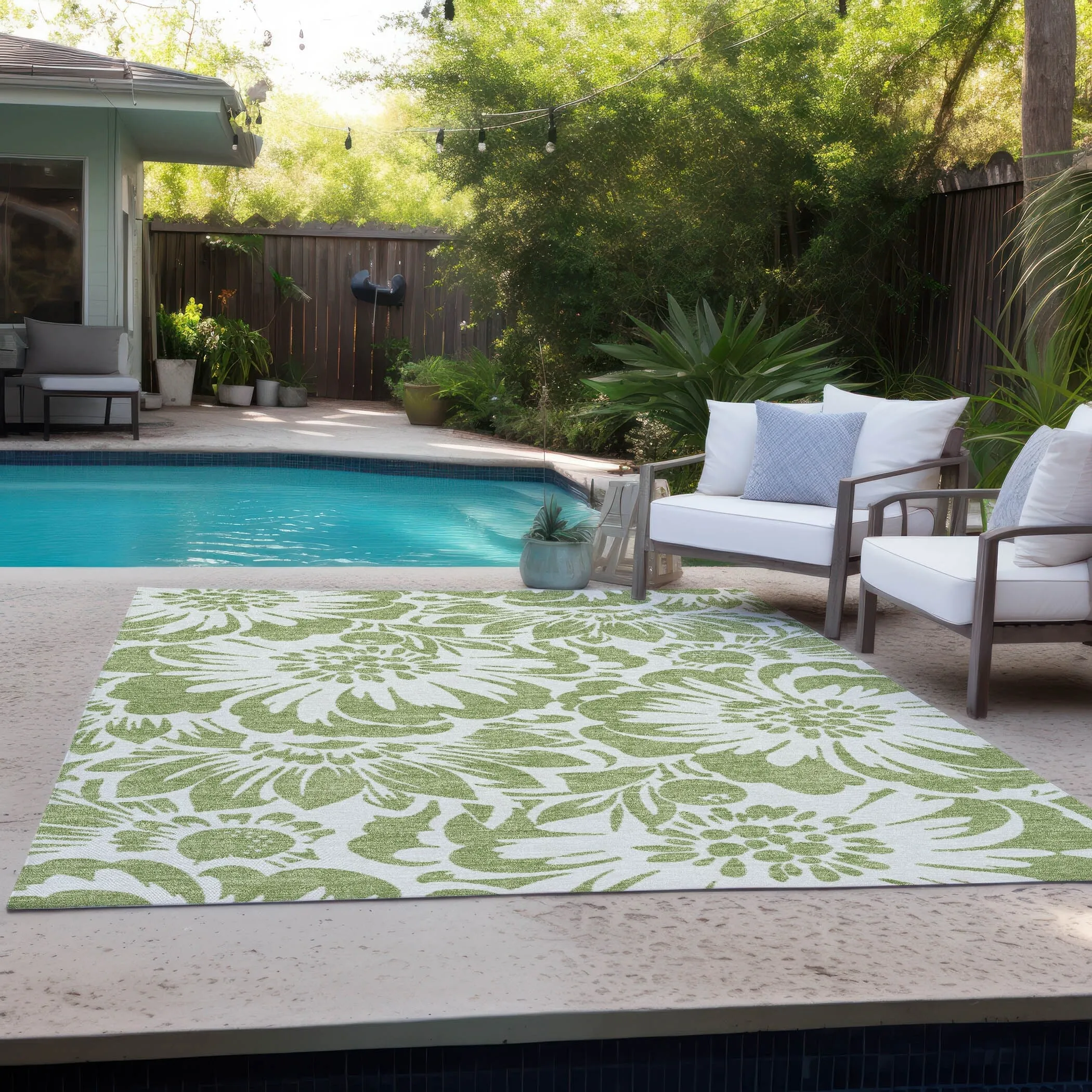 Machine Washable Indoor/ Outdoor Whimsy Floral Chantille Rug