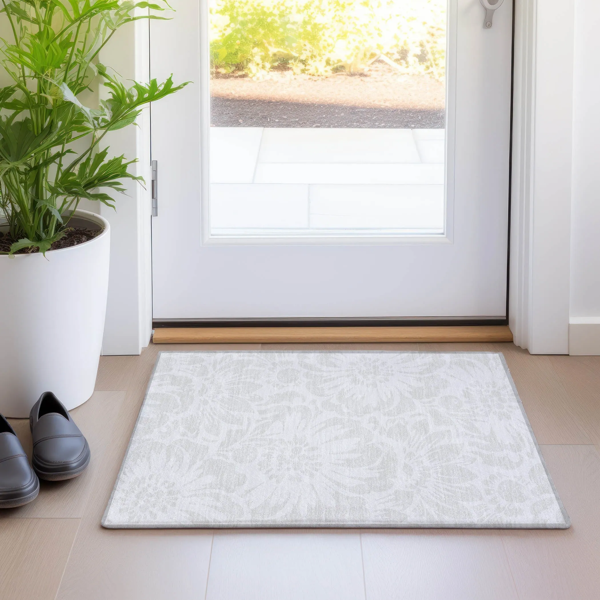 Machine Washable Indoor/ Outdoor Whimsy Floral Chantille Rug
