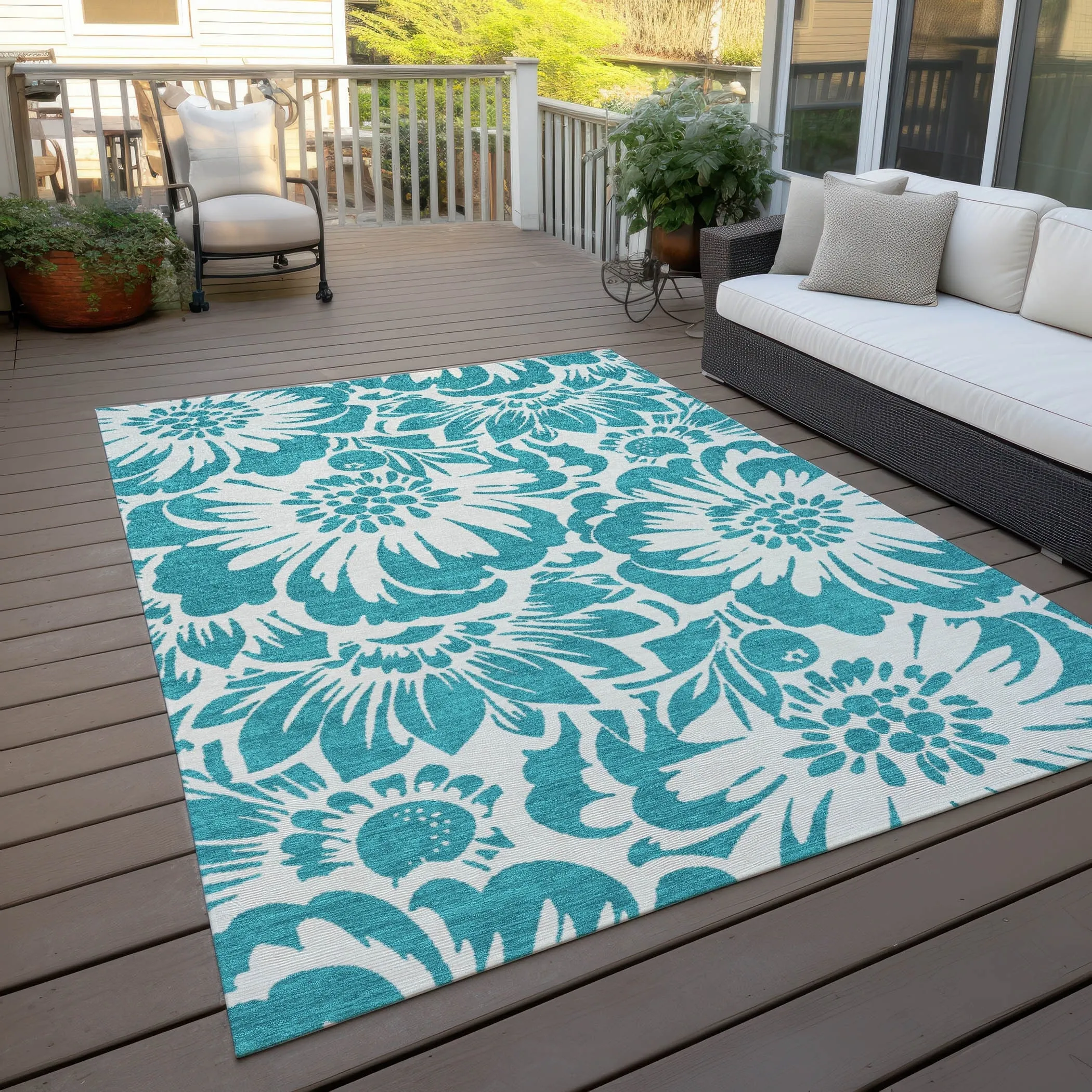 Machine Washable Indoor/ Outdoor Whimsy Floral Chantille Rug