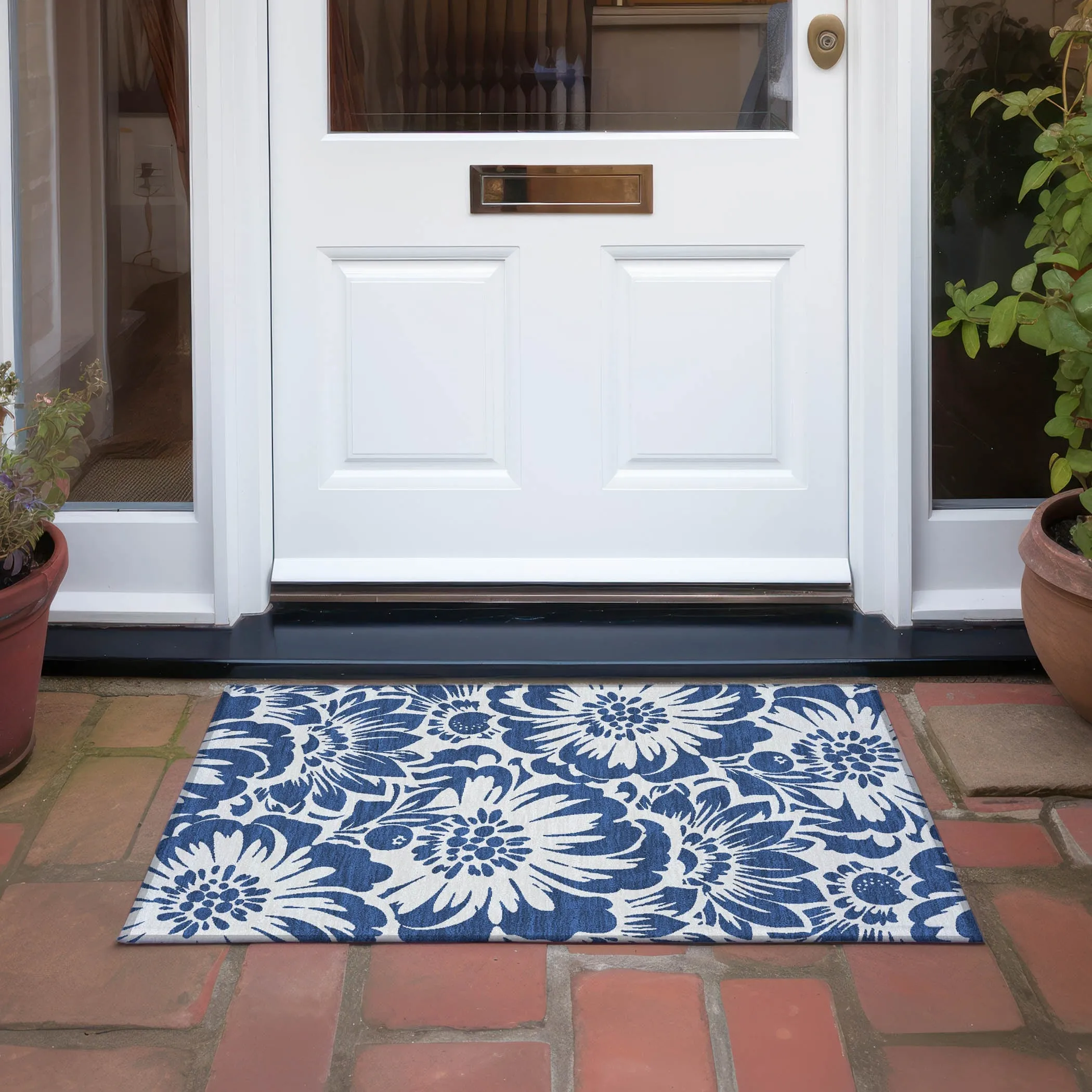 Machine Washable Indoor/ Outdoor Whimsy Floral Chantille Rug