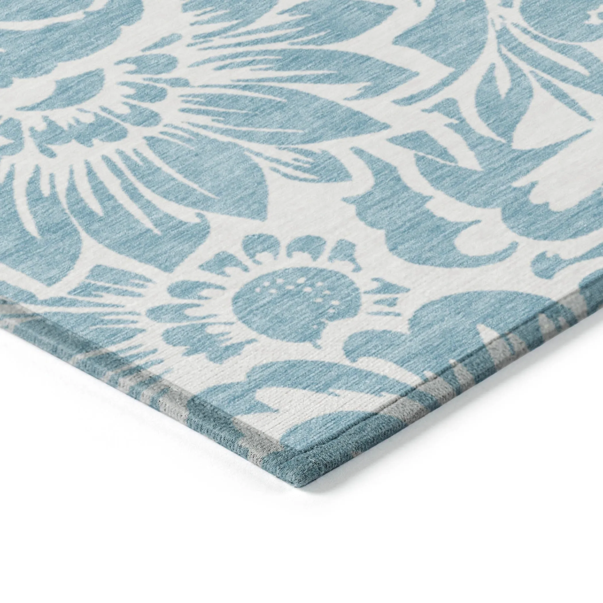 Machine Washable Indoor/ Outdoor Whimsy Floral Chantille Rug